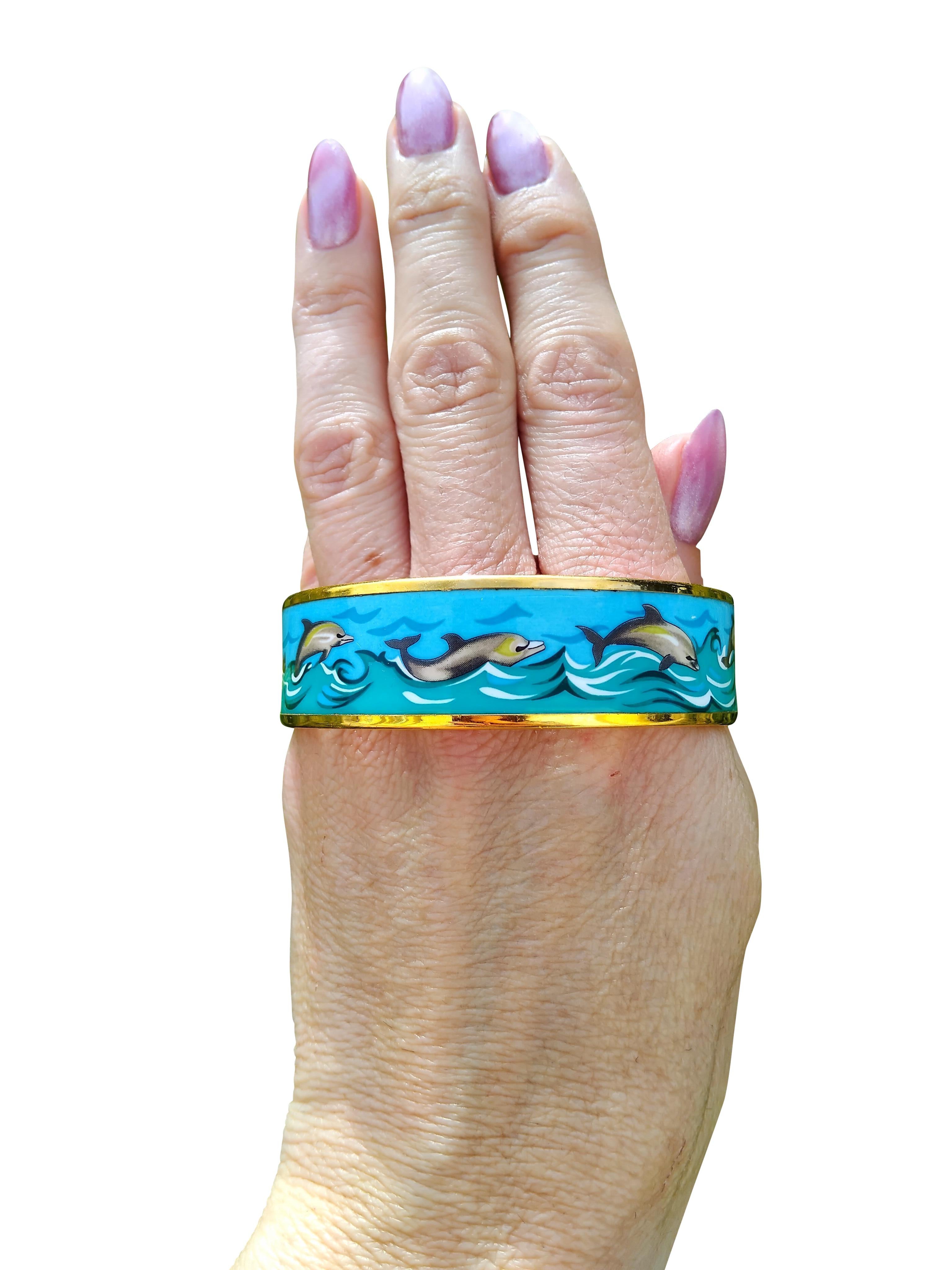 Hermès Dolphins Print Enamel Bracelet Ghw Size 70 For Sale 4