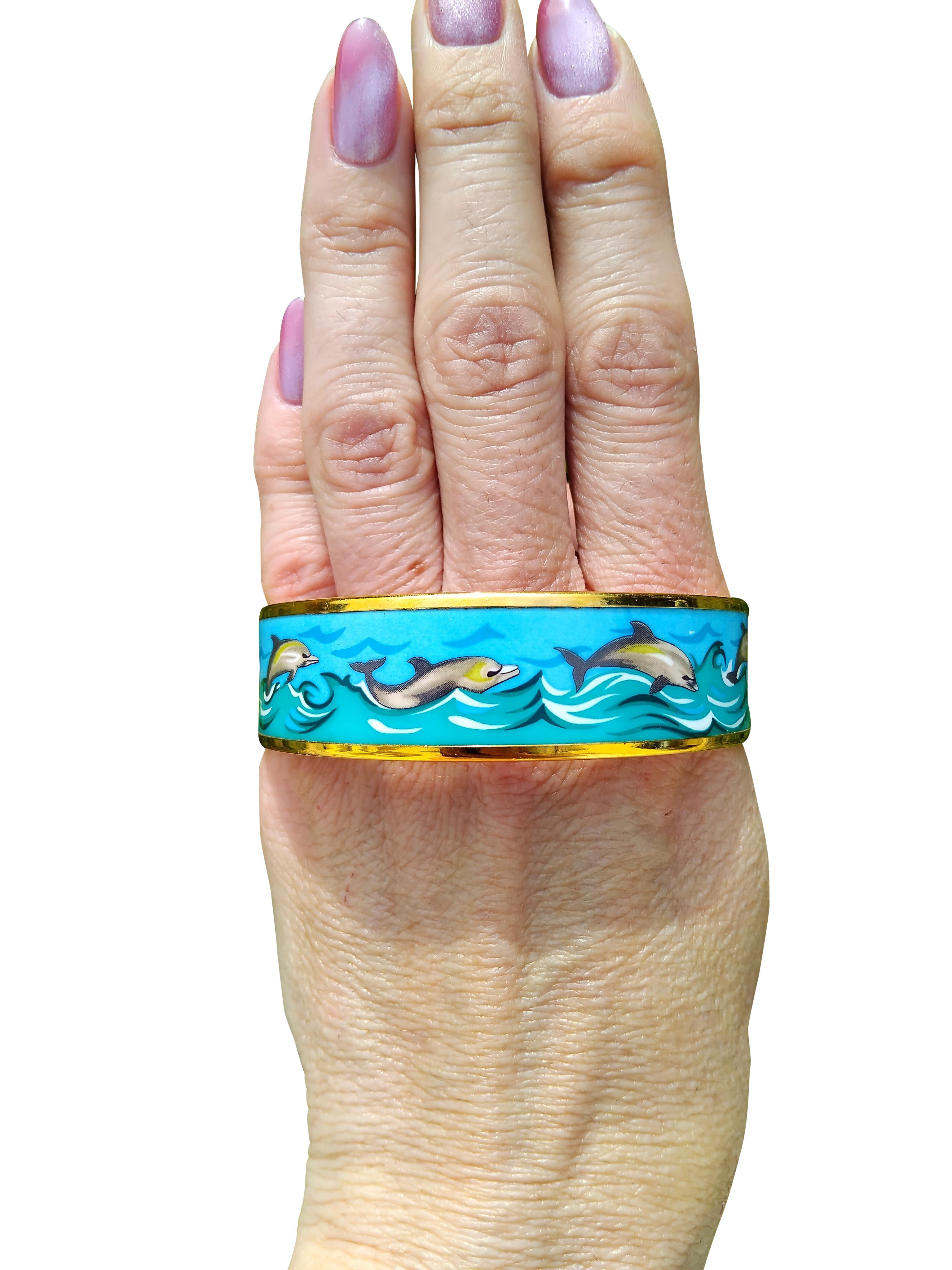 Hermès Dolphins Print Enamel Bracelet Ghw Size 70 For Sale 2