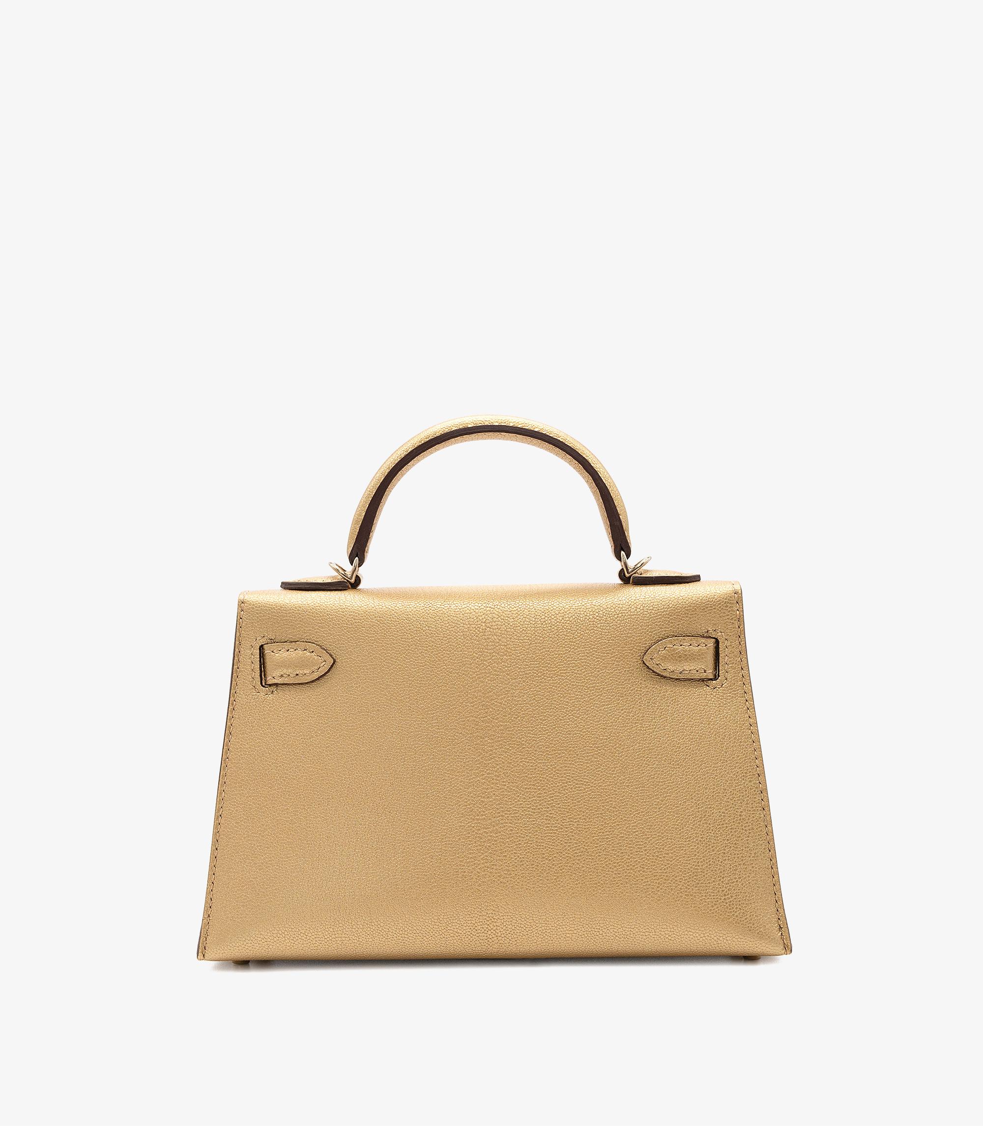 Hermès D'Ore Metallic Gold Chèvre Chamkila Leather Kelly 20cm II Sellier In New Condition For Sale In Bishop's Stortford, Hertfordshire