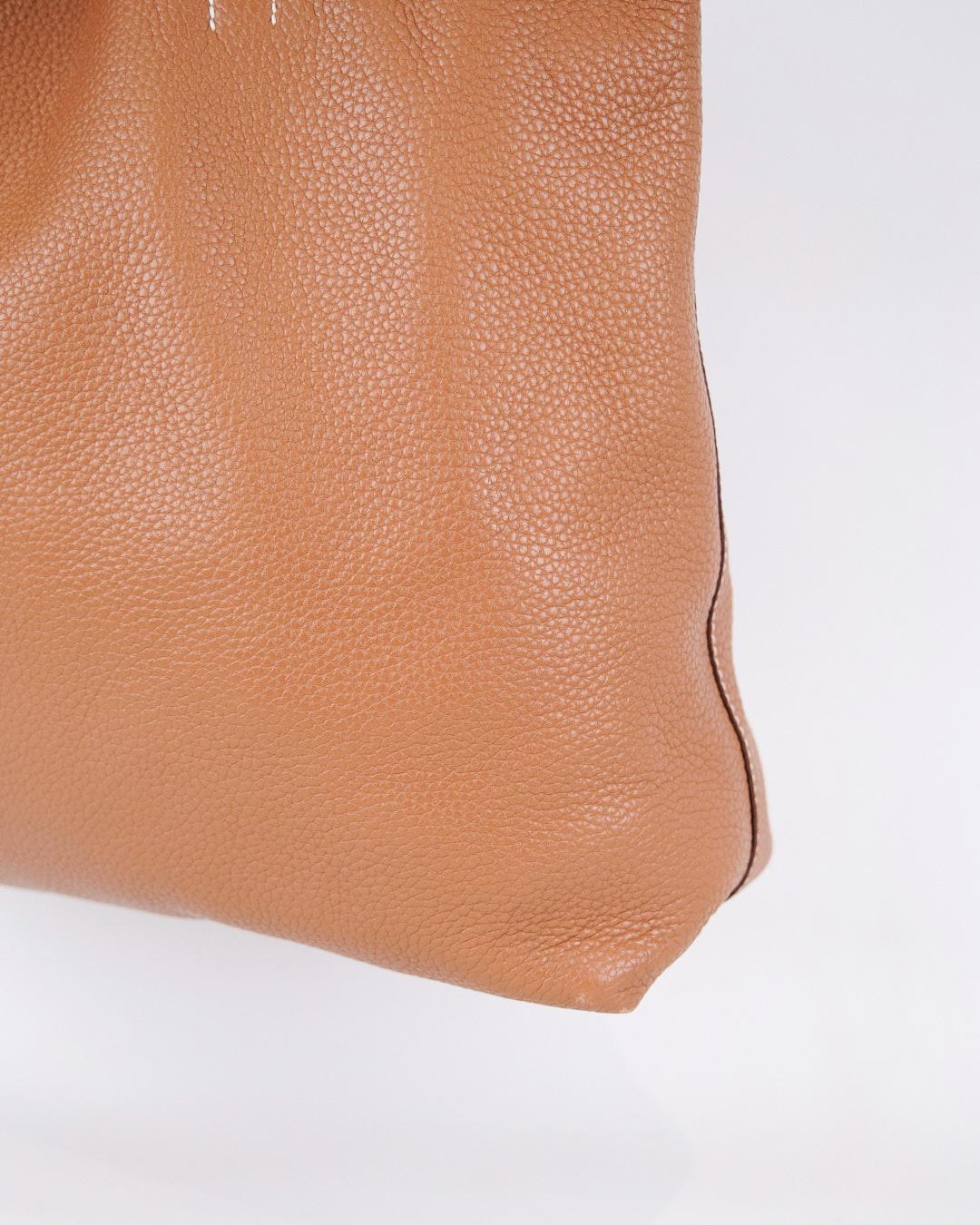 Mid-Century Modern Fourre-tout Double Sens 36 en cuir Taurillon Clémence - Or et orange en vente