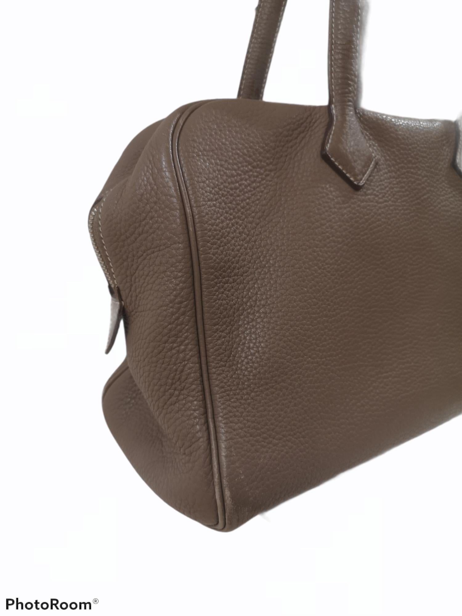 Hermès  Victoria dove grey shoulder bag In Excellent Condition In Capri, IT
