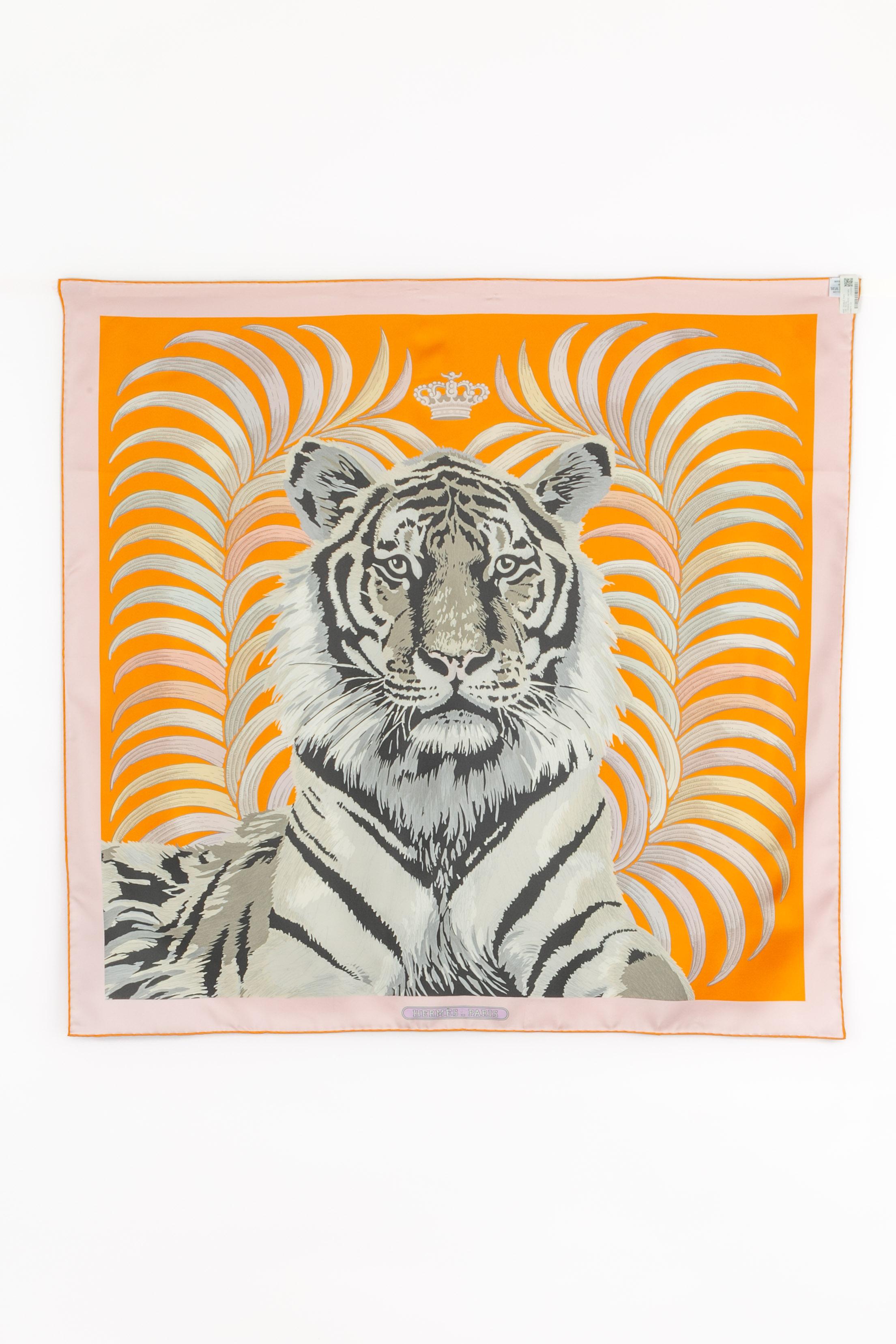 Hermès dual-sided foulard / scarf 'royal tiger' In Excellent Condition For Sale In SAINT-OUEN-SUR-SEINE, FR