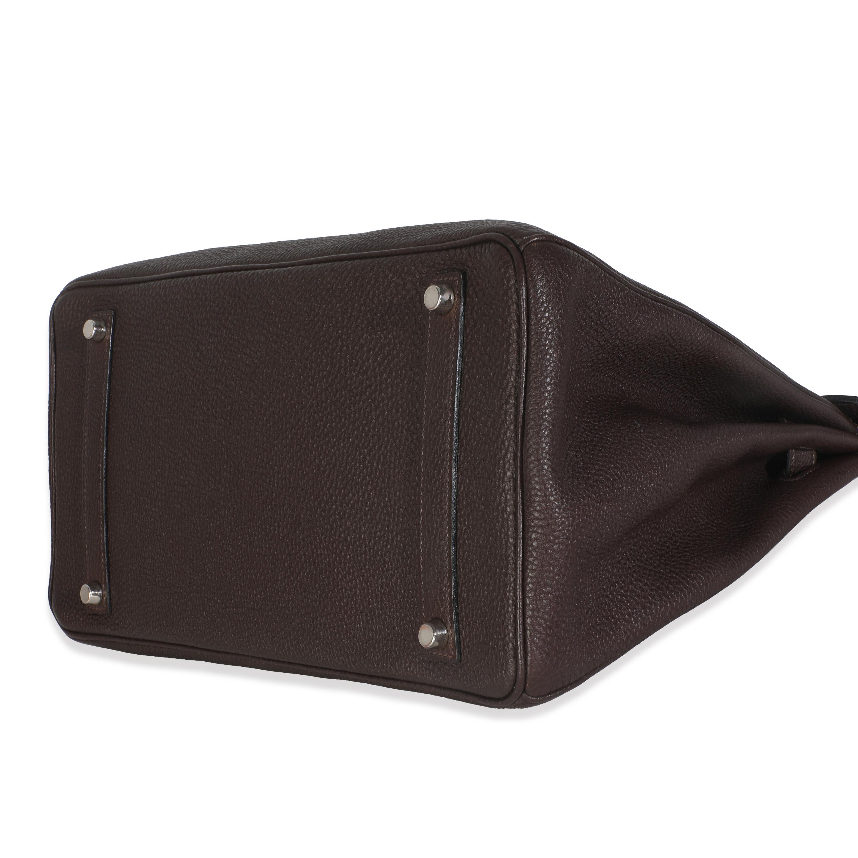 Hermès Ebene Clemence Birkin 35 PHW
SKU: Z148966

Descrizione delle condizioni: L'inafferrabile borsa Birkin di Hermès è stata disegnata dopo che l'allora direttore artistico, Jean-Louis Dumas, era seduto accanto a Jane Birkin su un volo da Parigi a