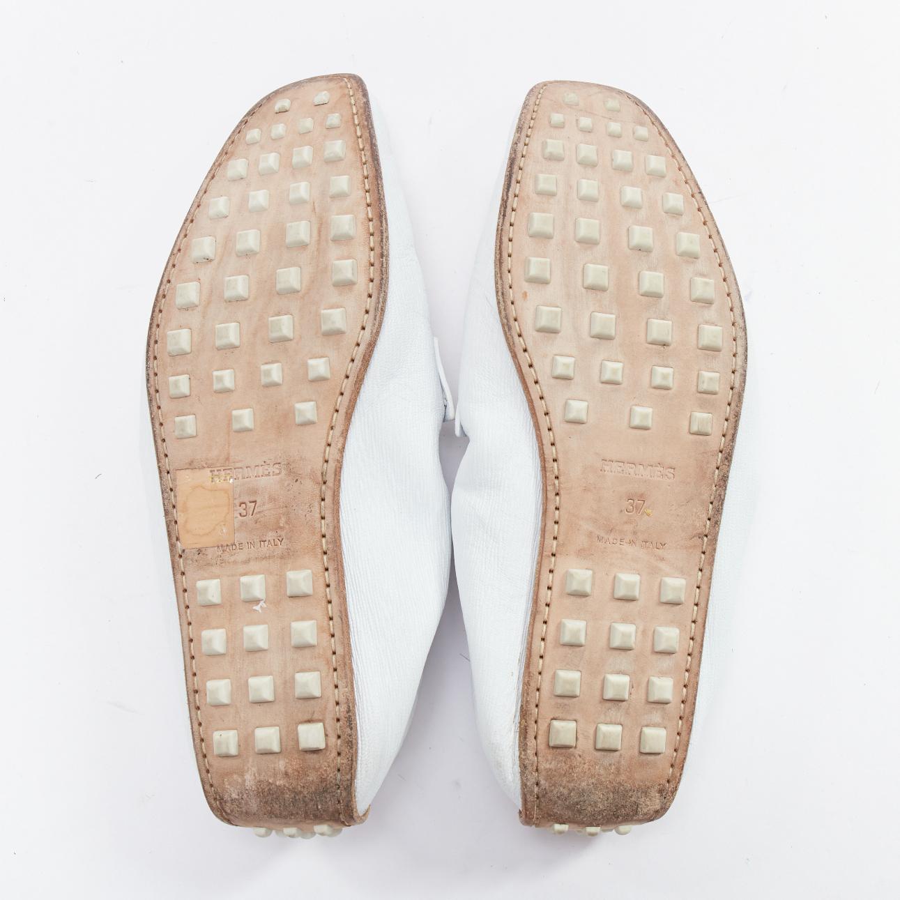 HERMES Echo Mocassini in pelle bianca crema con borchie sul retro EU37 in vendita 6