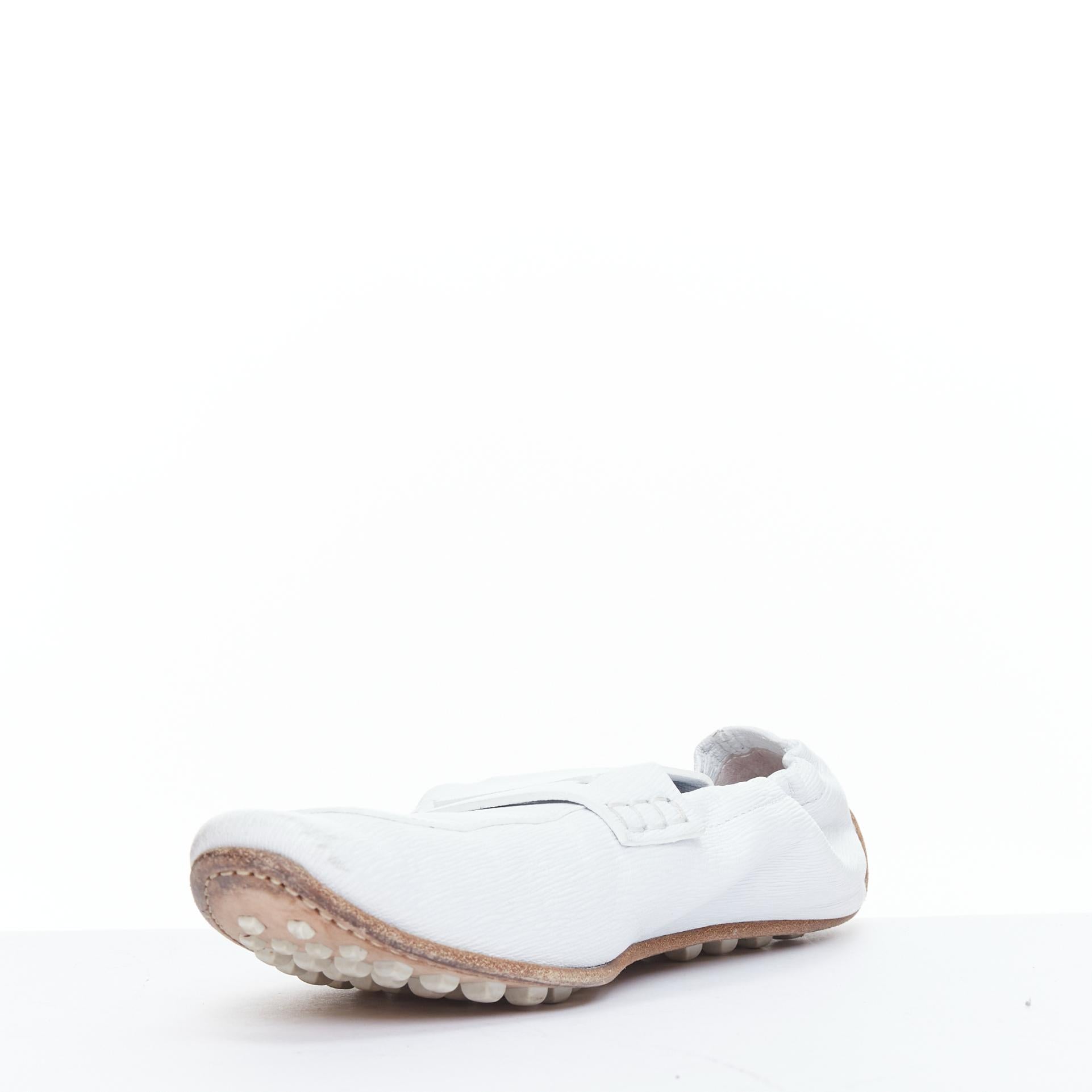 HERMES Echo Mocassini in pelle bianca crema con borchie sul retro EU37 In condizioni discrete in vendita a Hong Kong, NT