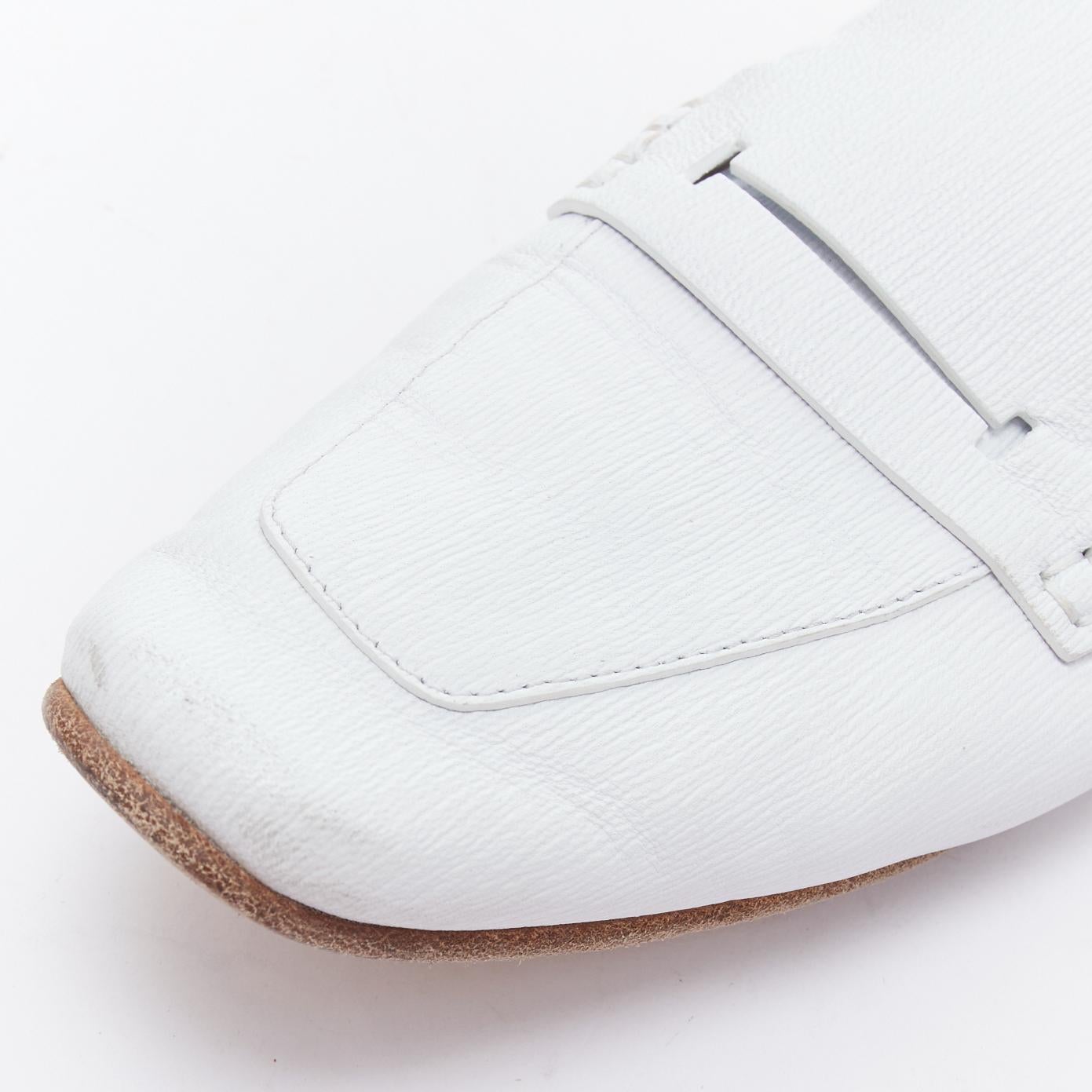 HERMES Echo Mocassini in pelle bianca crema con borchie sul retro EU37 in vendita 2