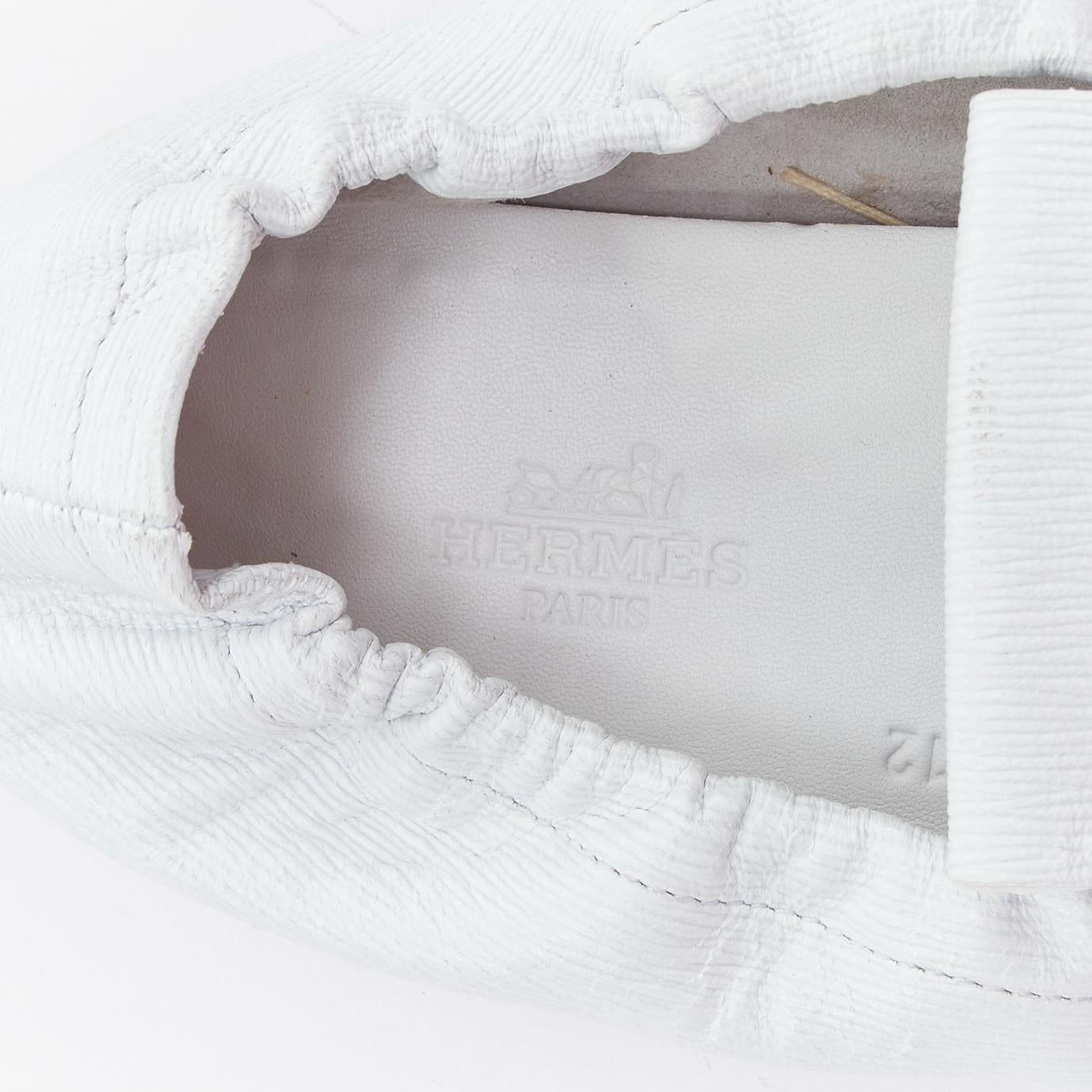 HERMES Echo Mocassini in pelle bianca crema con borchie sul retro EU37 in vendita 4