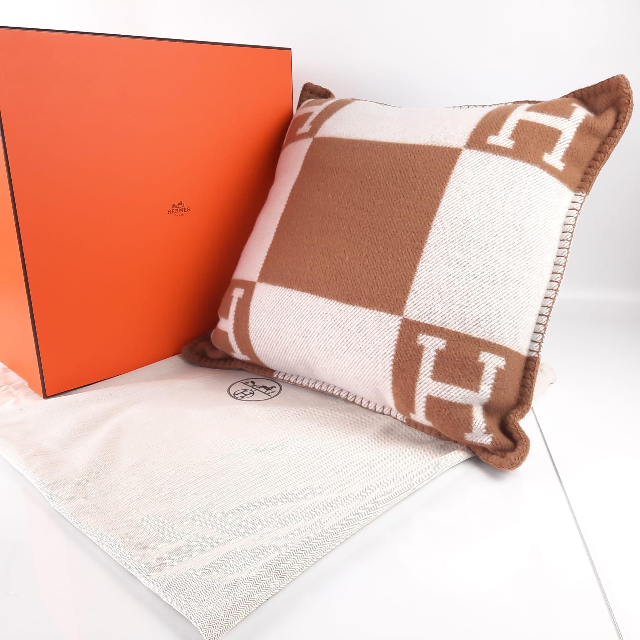 Brown Hermes Écru / Camel Avalon cushion, small model
