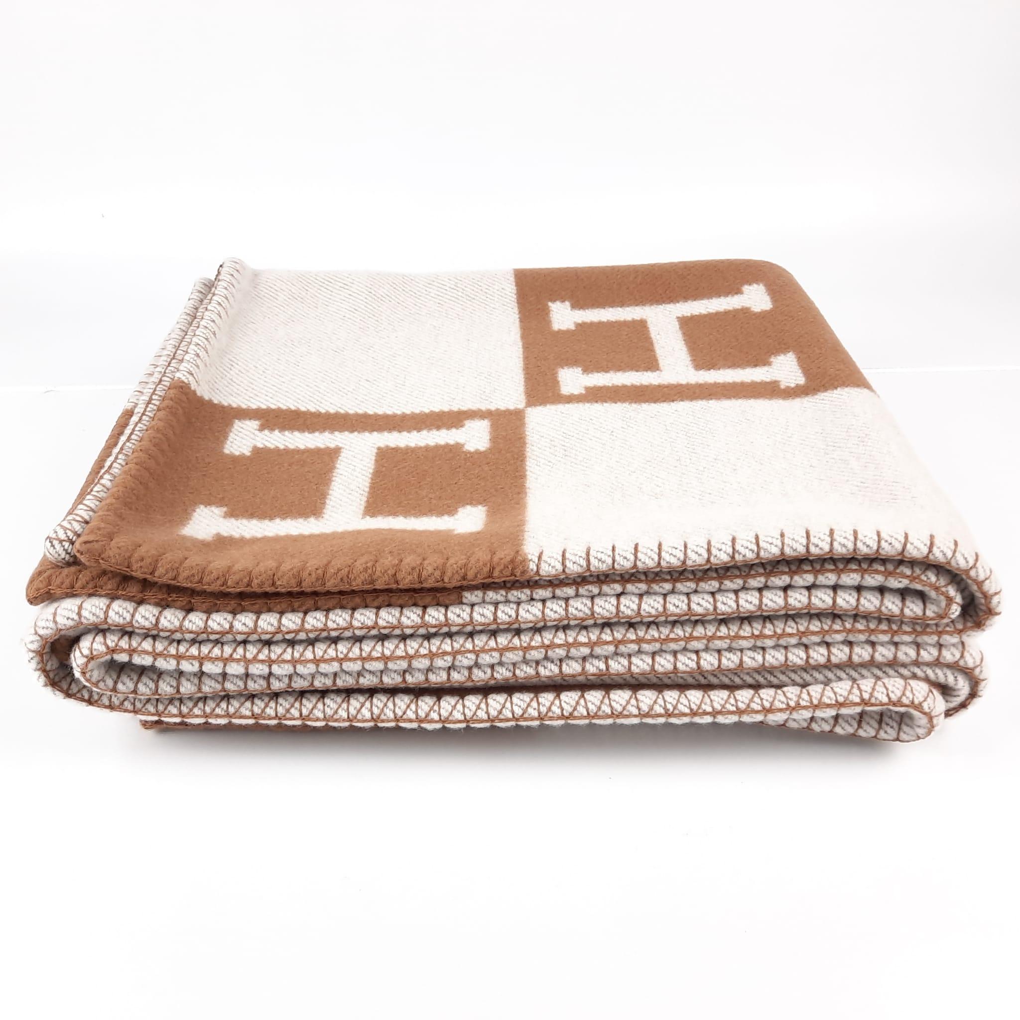 Hermes Écru/Camel Merinos wool and cashmere Avalon throw blanket  In New Condition In Nicosia, CY
