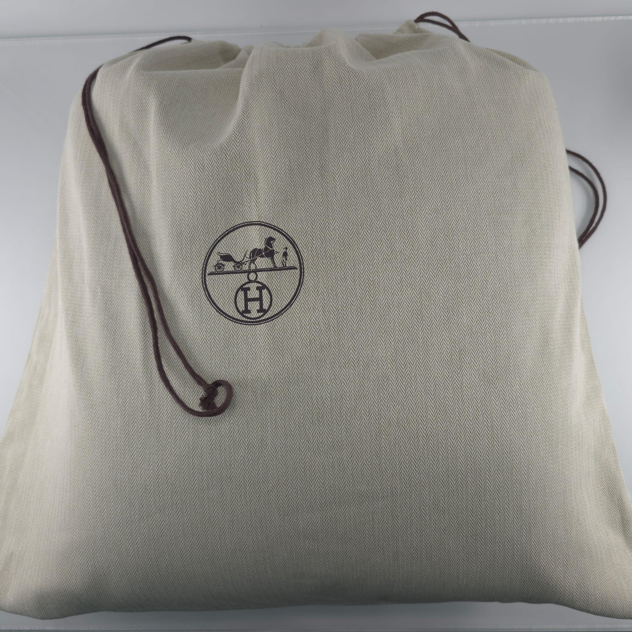 Women's or Men's Hermès Écru & Gris Clair Merinos wool & cashmere Avalon III pillow, small model For Sale