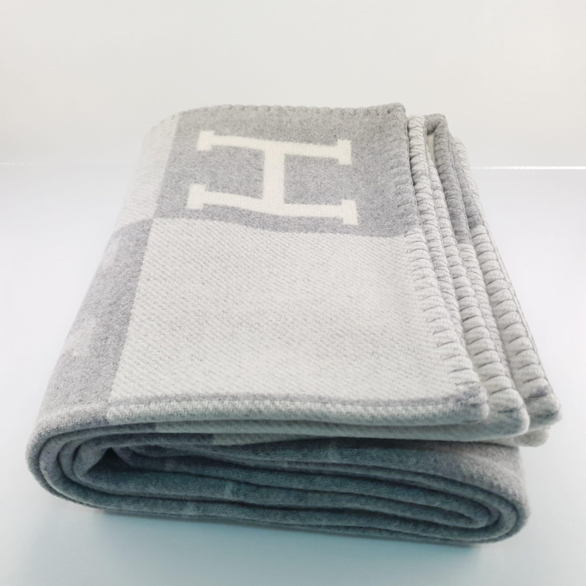 Gray Hermes  Écru & Gris Clair wool and cashmere  Avalon III blanket For Sale