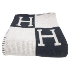 Used Hermes Écru & Gris Foncé Avalon throw blanket