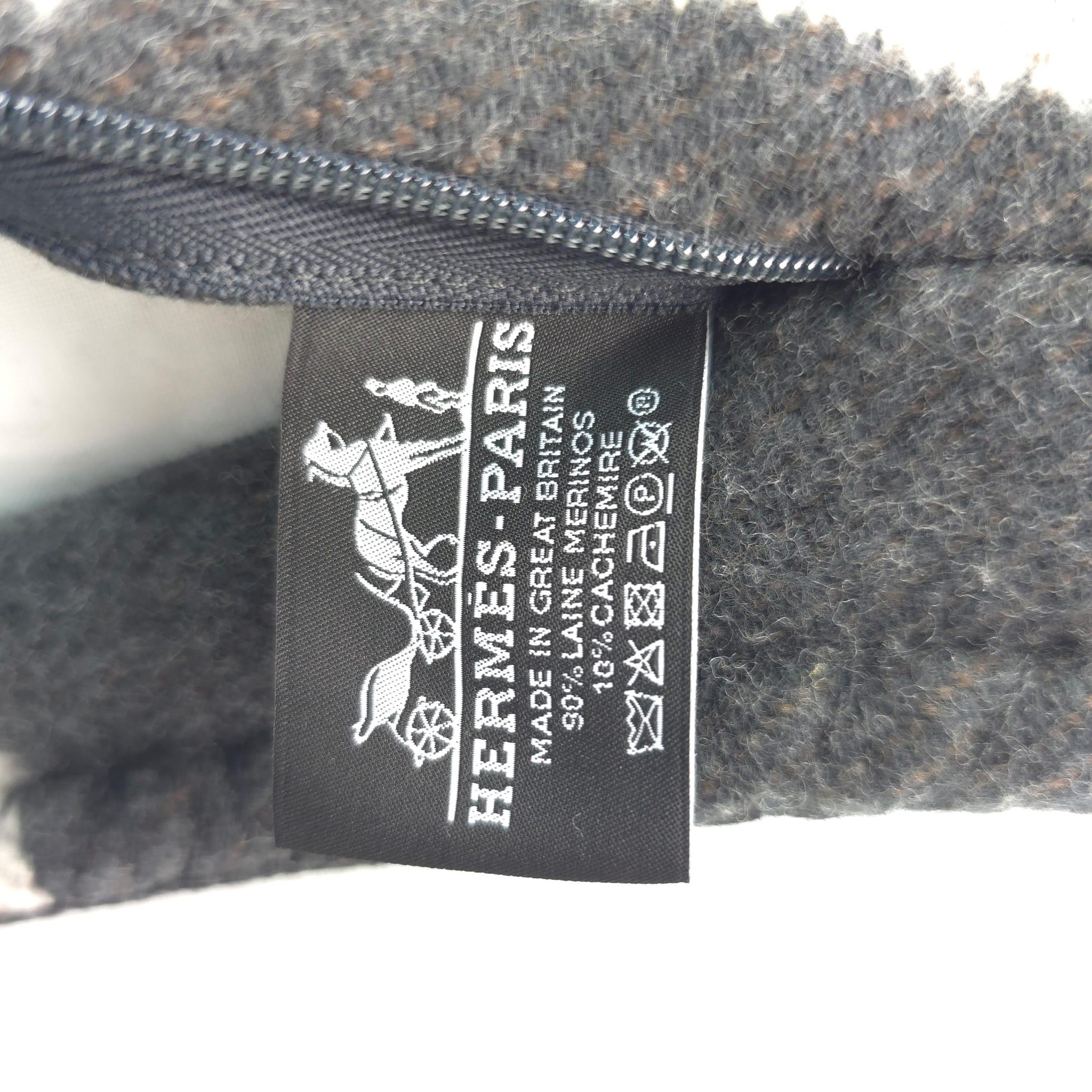 Black Hermès Ecru & Gris fonce Merino wool & cashmere Avalon pillow, small model