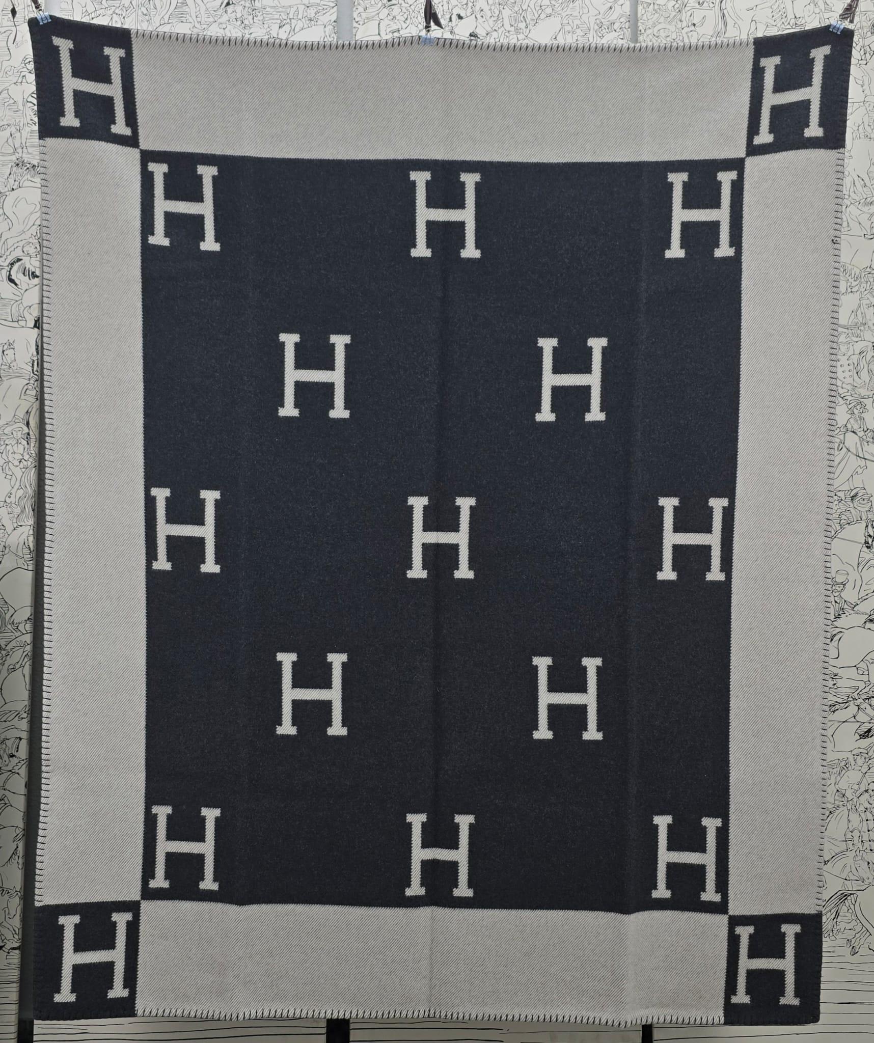 Hermès Ecru & Noir Avalon Decke aus Merinowolle und Kaschmir im Zustand „Neu“ im Angebot in Nicosia, CY
