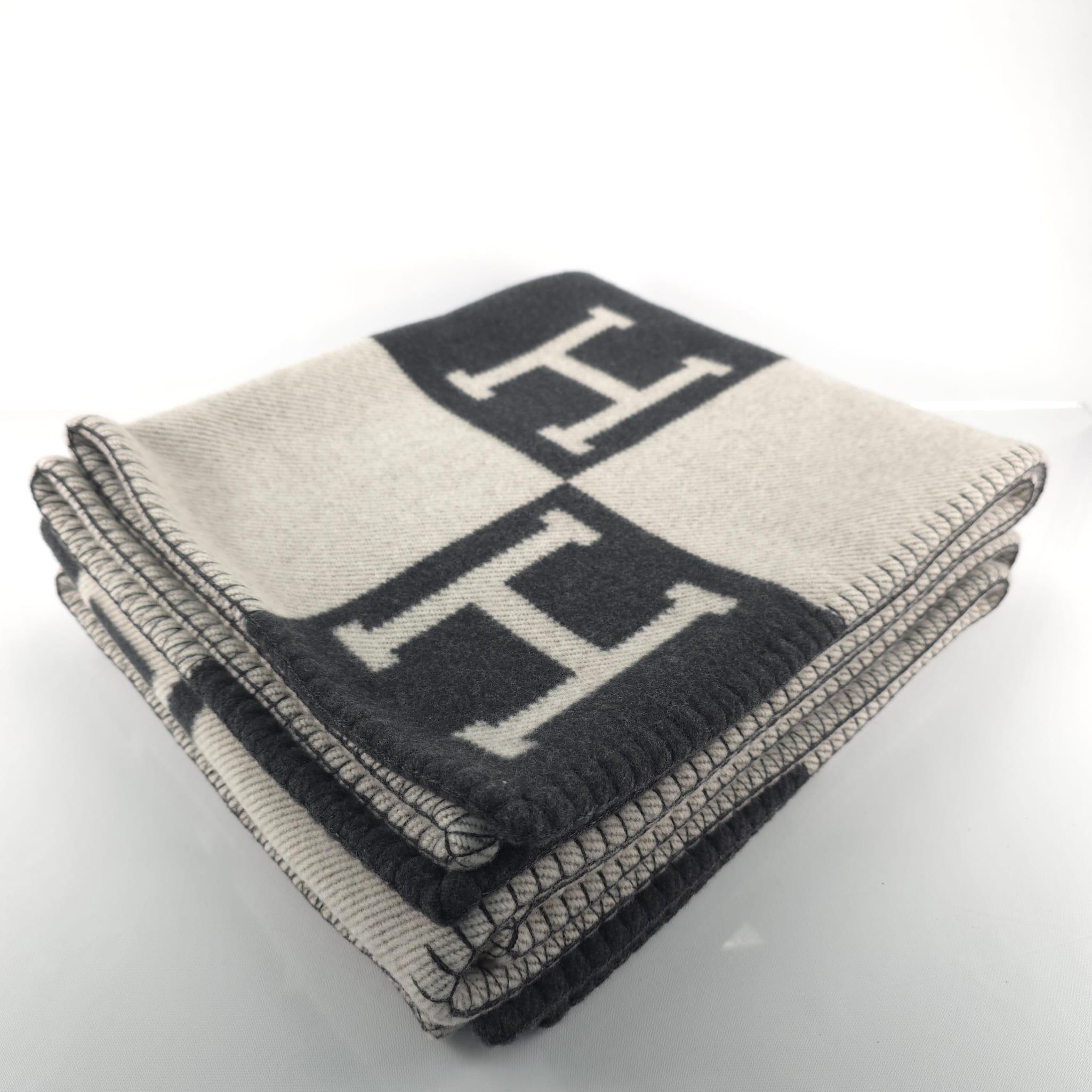 Hermès Ecru & Noir Avalon Decke aus Merinowolle und Kaschmir im Angebot 1