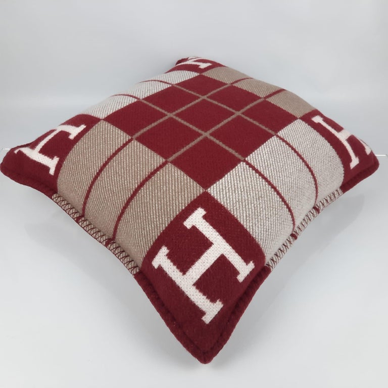 Hermes Avalon III Throw Blanket Écru Caban | The King Decor