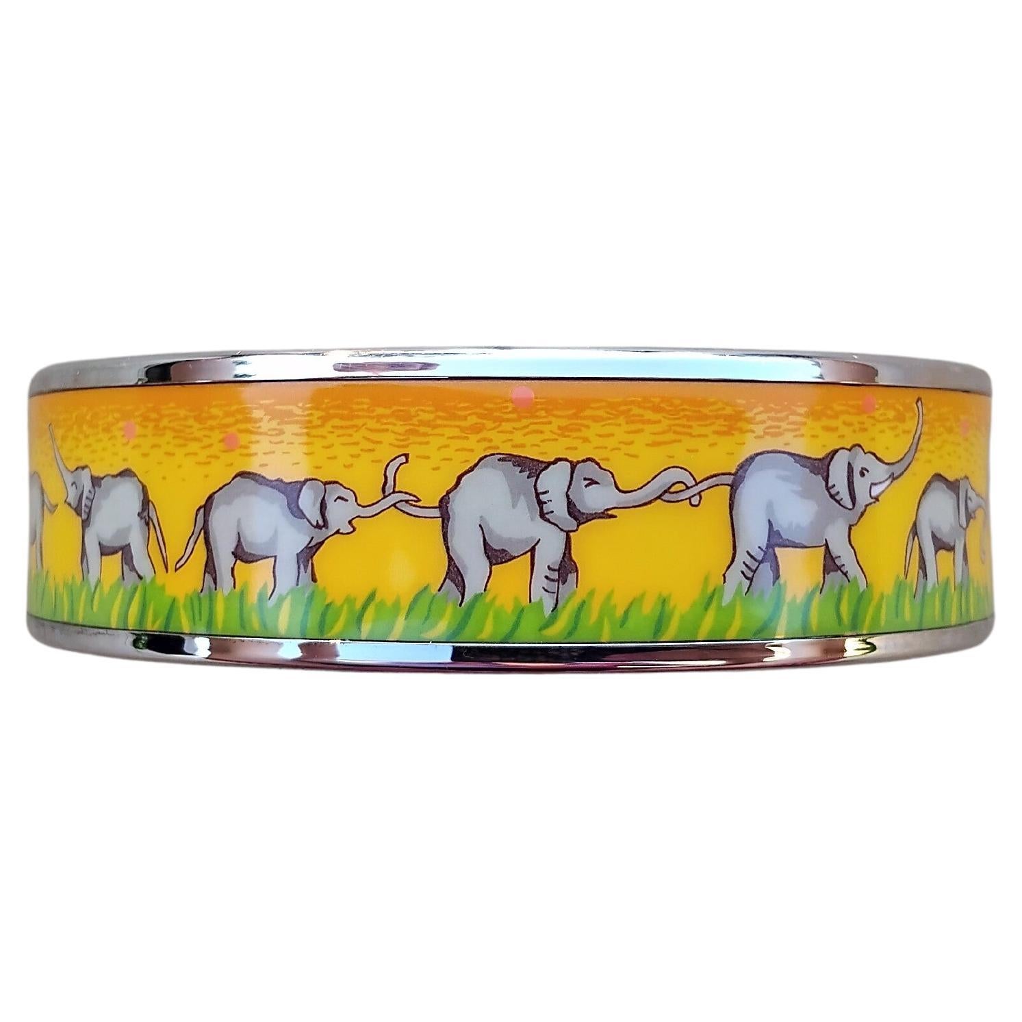 Hermès EElephants Grazing Emaille-Armband Gelb Phw Größe 65 im Angebot 1