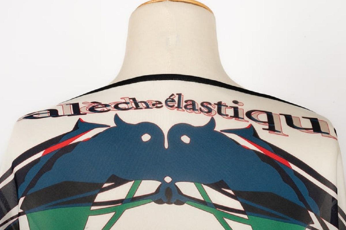 Hermès Elastical-Jersey Foulard/Scarf 'Elastical Horse-Drawn Carriage', 2004 In Excellent Condition For Sale In SAINT-OUEN-SUR-SEINE, FR