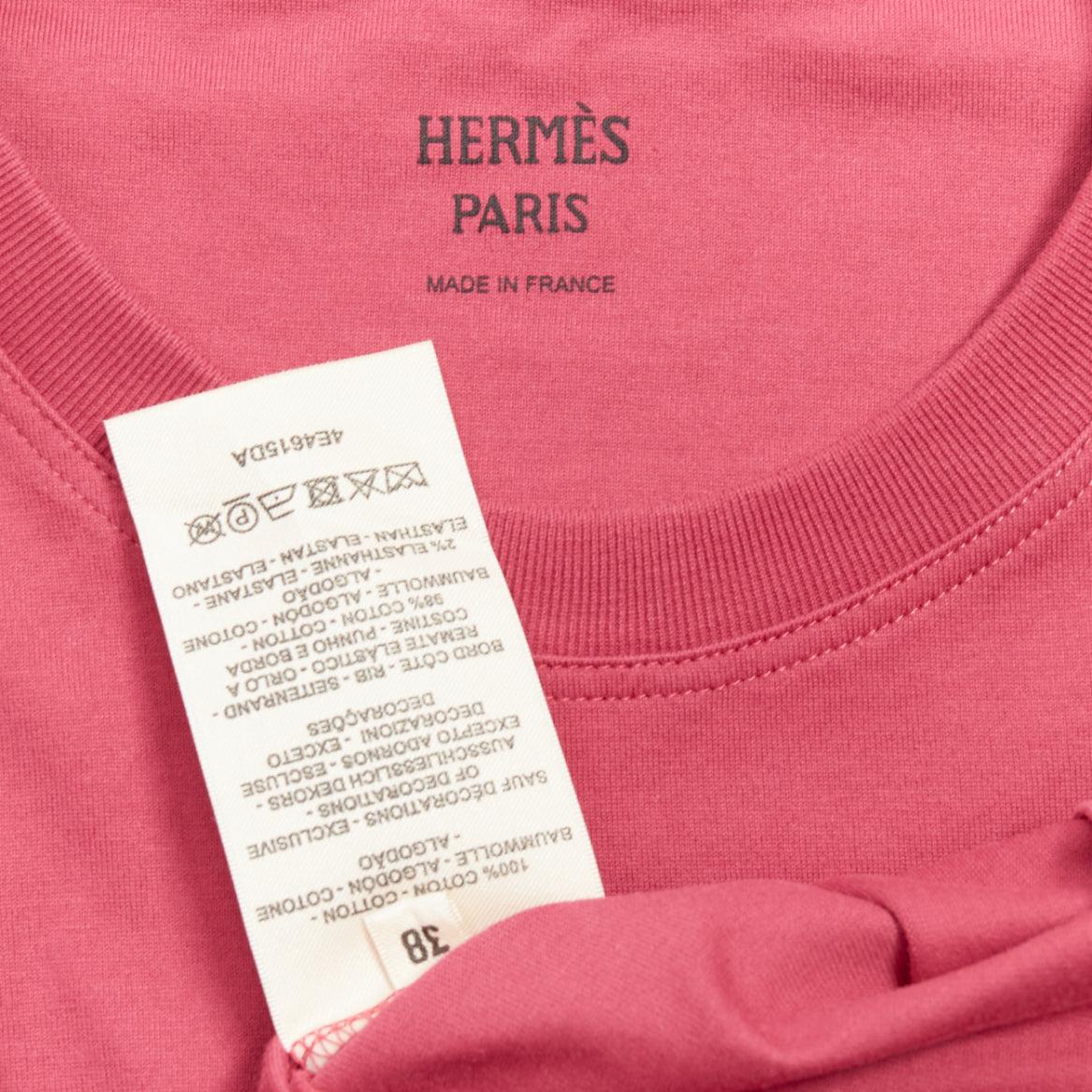 HERMÈS - T-shirt brodé de poche rose framboise à motif H FR38 M en vente 3