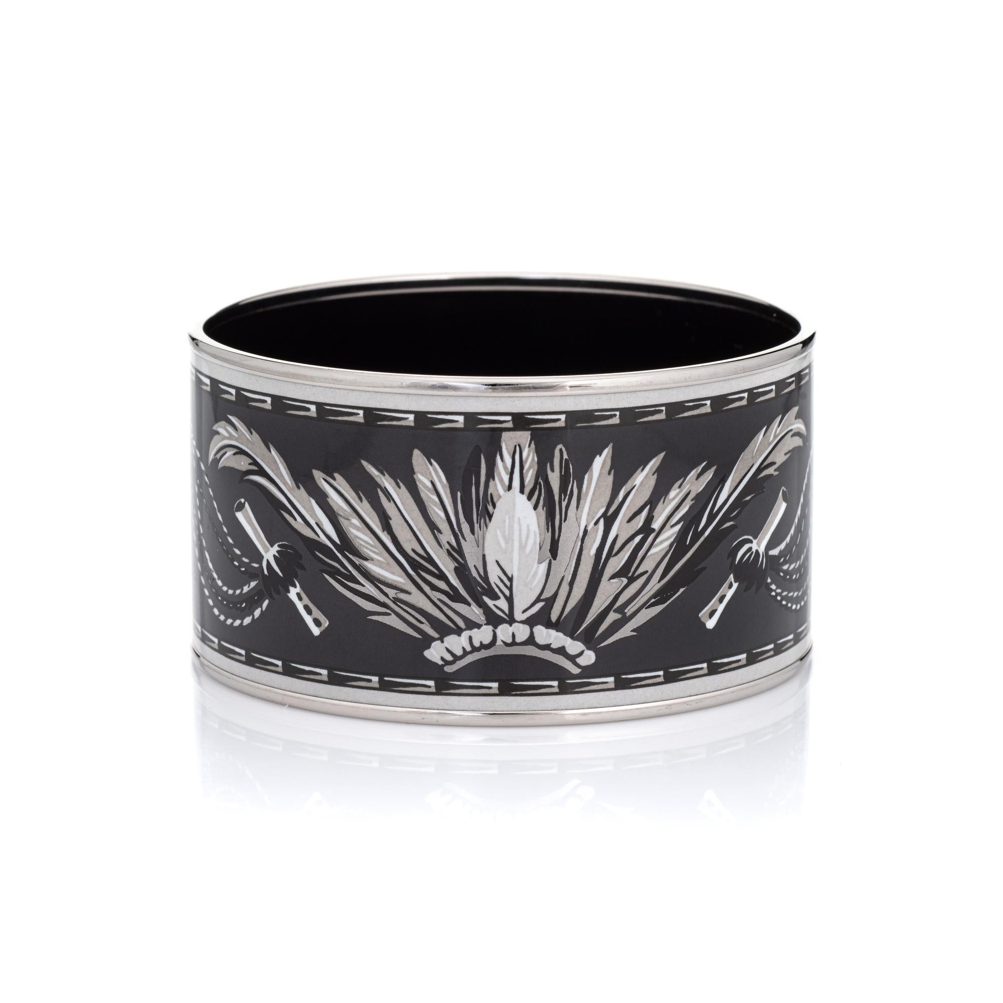 Hermes Enamel Bangle Bracelet Extra Wide 65 PM Feather Pattern Black White In Good Condition In Torrance, CA