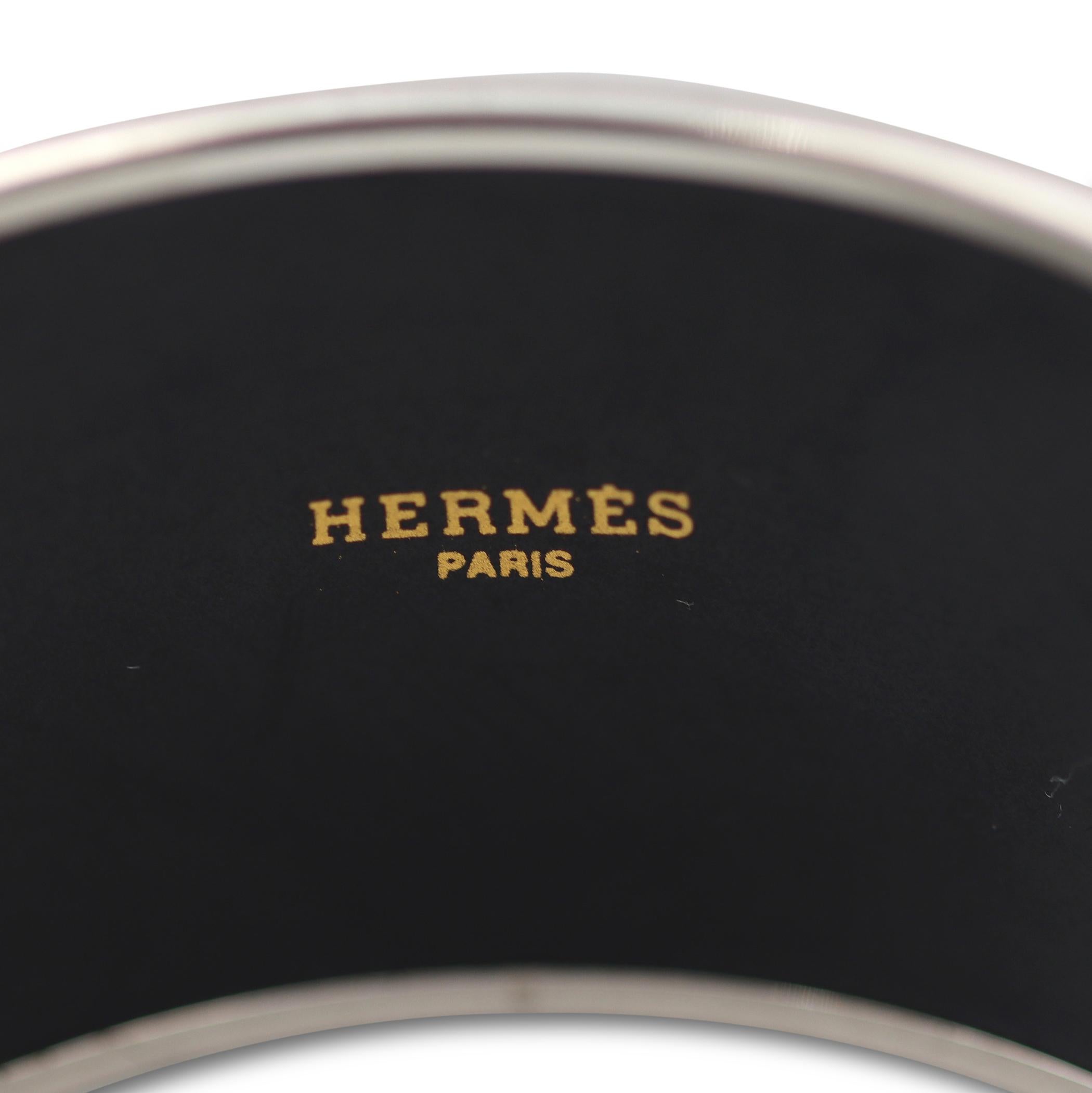 Hermès Enamel Bangle Bracelet In Excellent Condition In New York, NY