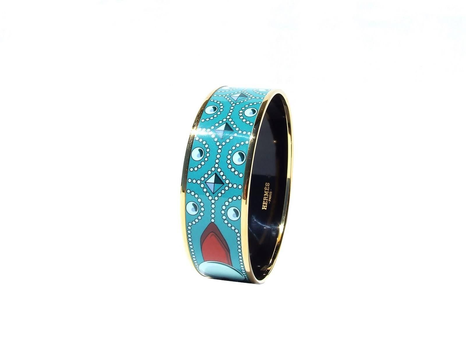Magnifique bracelet Hermès authentique 

Clous imprimés 