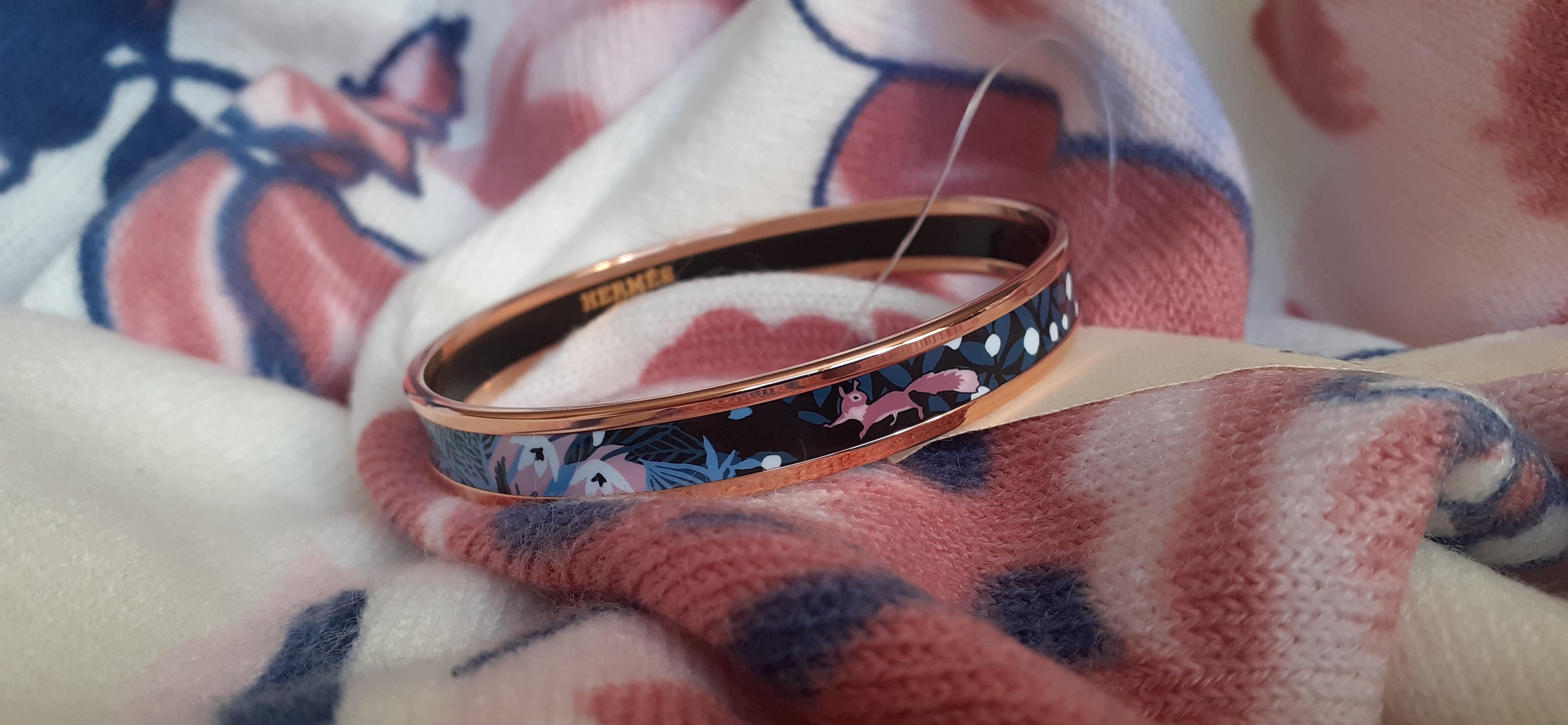 Bracelet en émail Hermès Dans Un Jardin Anglais Shirley Arts & Crafts Rose Ghw 65 en vente 1