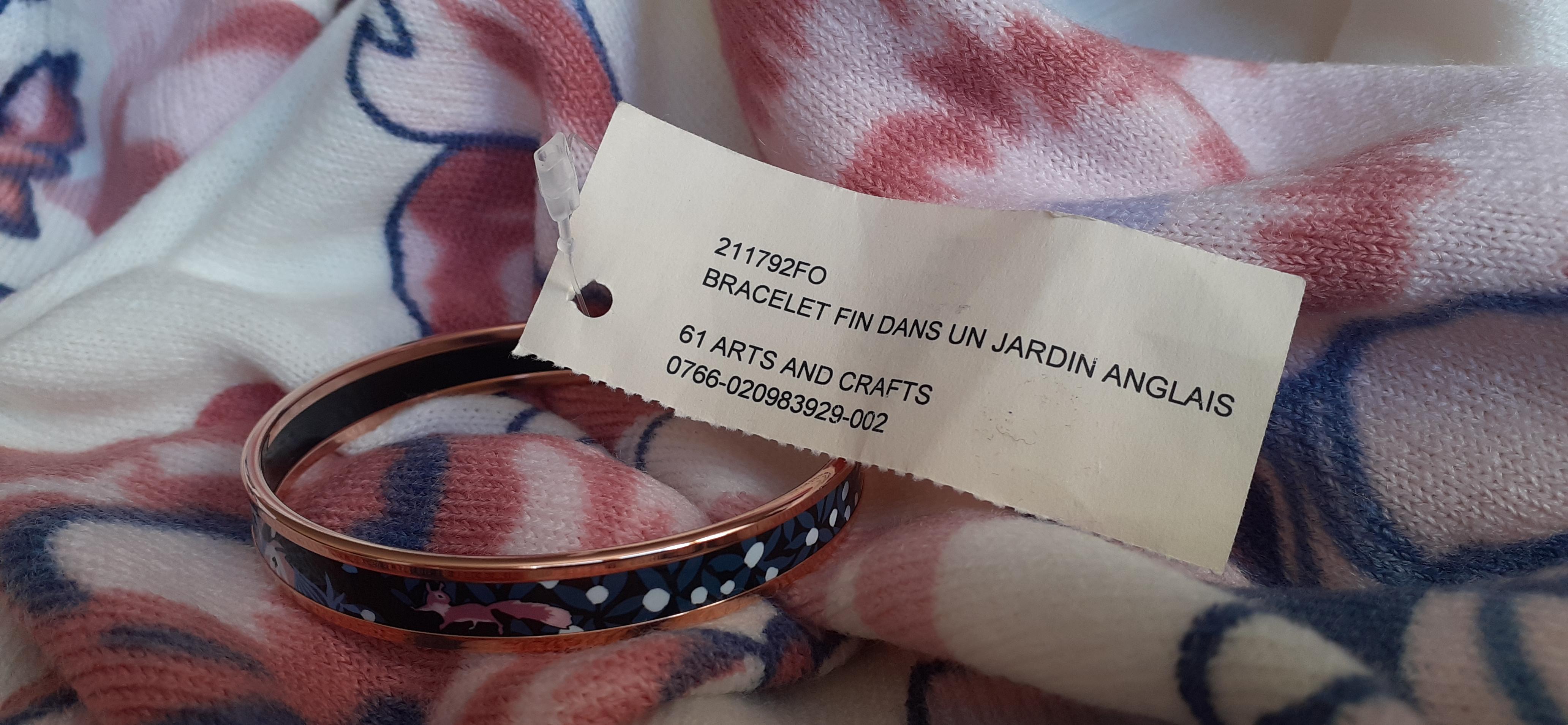 Hermès Pulsera Esmaltada Dans Un Jardin Anglais Shirley Arts & Crafts Rosa Ghw 65 en venta 2