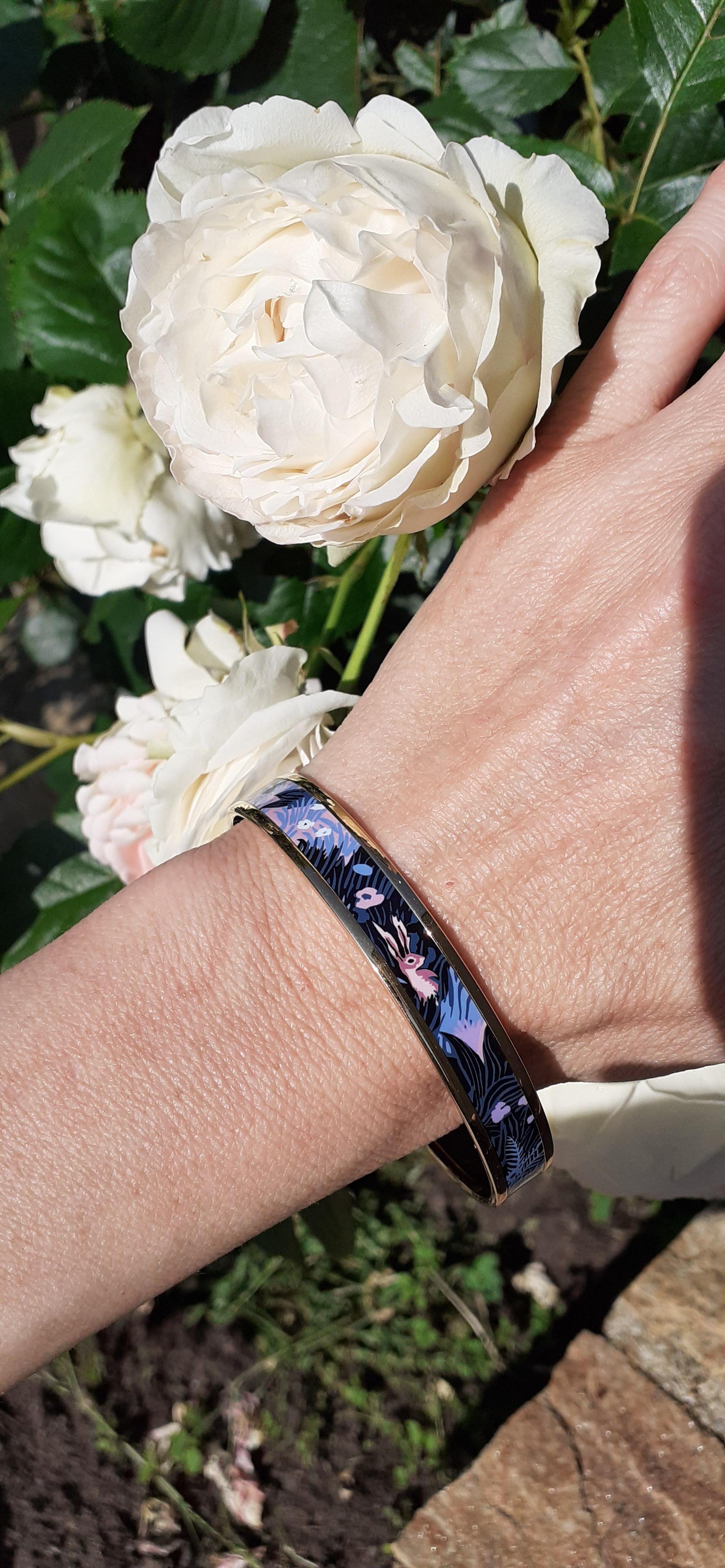 Hermès Bracelet Enamel Dans Un Jardin Anglais Shirley Rosé Ghw Size 70 GM en vente 9