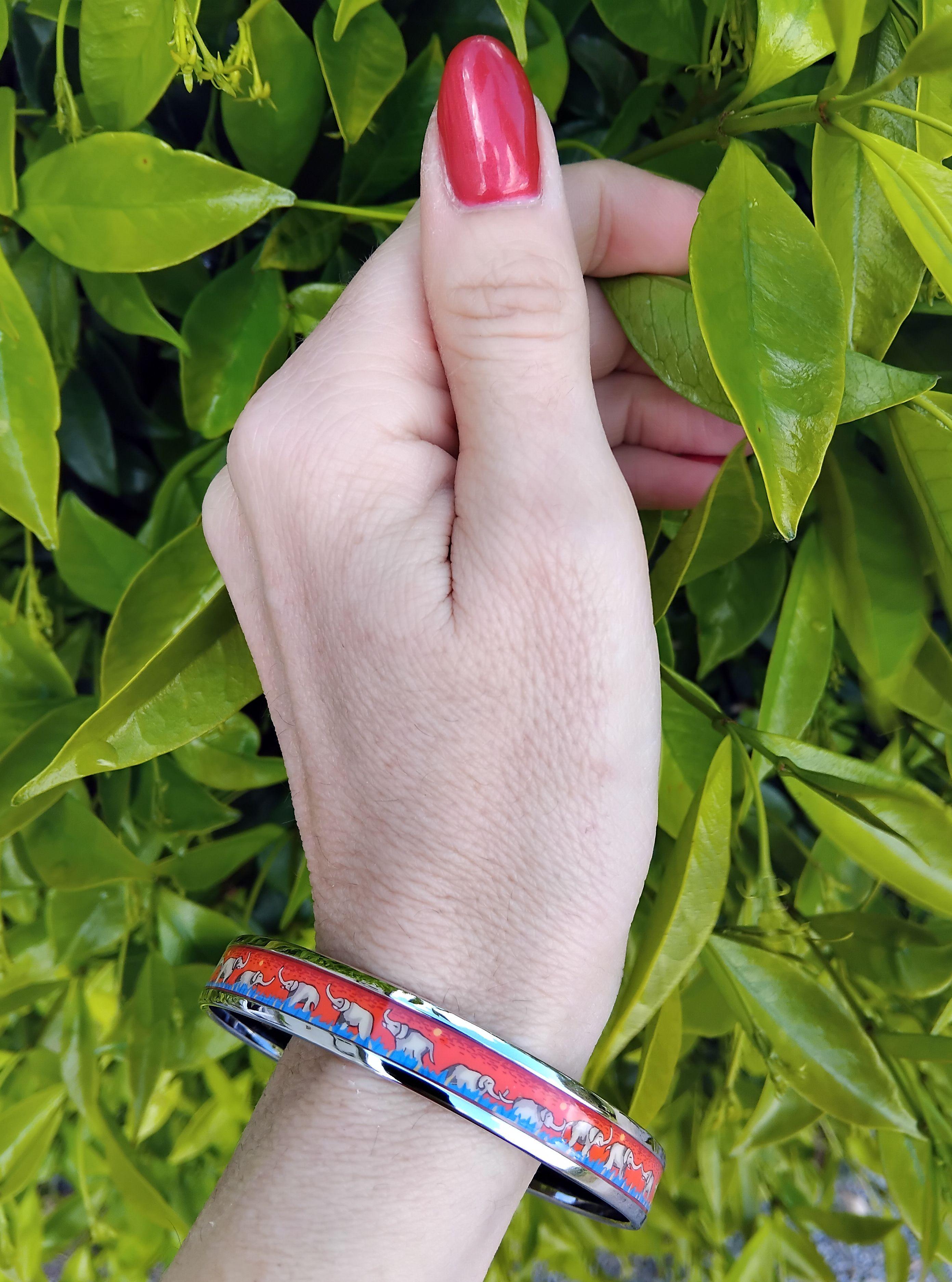 Hermès Enamel Bracelet Elephants Grazing Narrow Red New Phw Size GM 70 For Sale 6