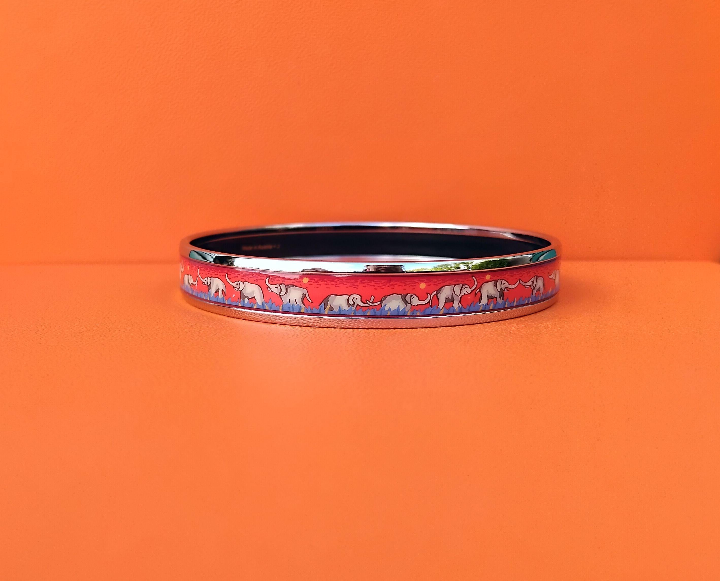 Hermès Enamel Bracelet Elephants Grazing Narrow Red New Phw Size GM 70 For Sale 2