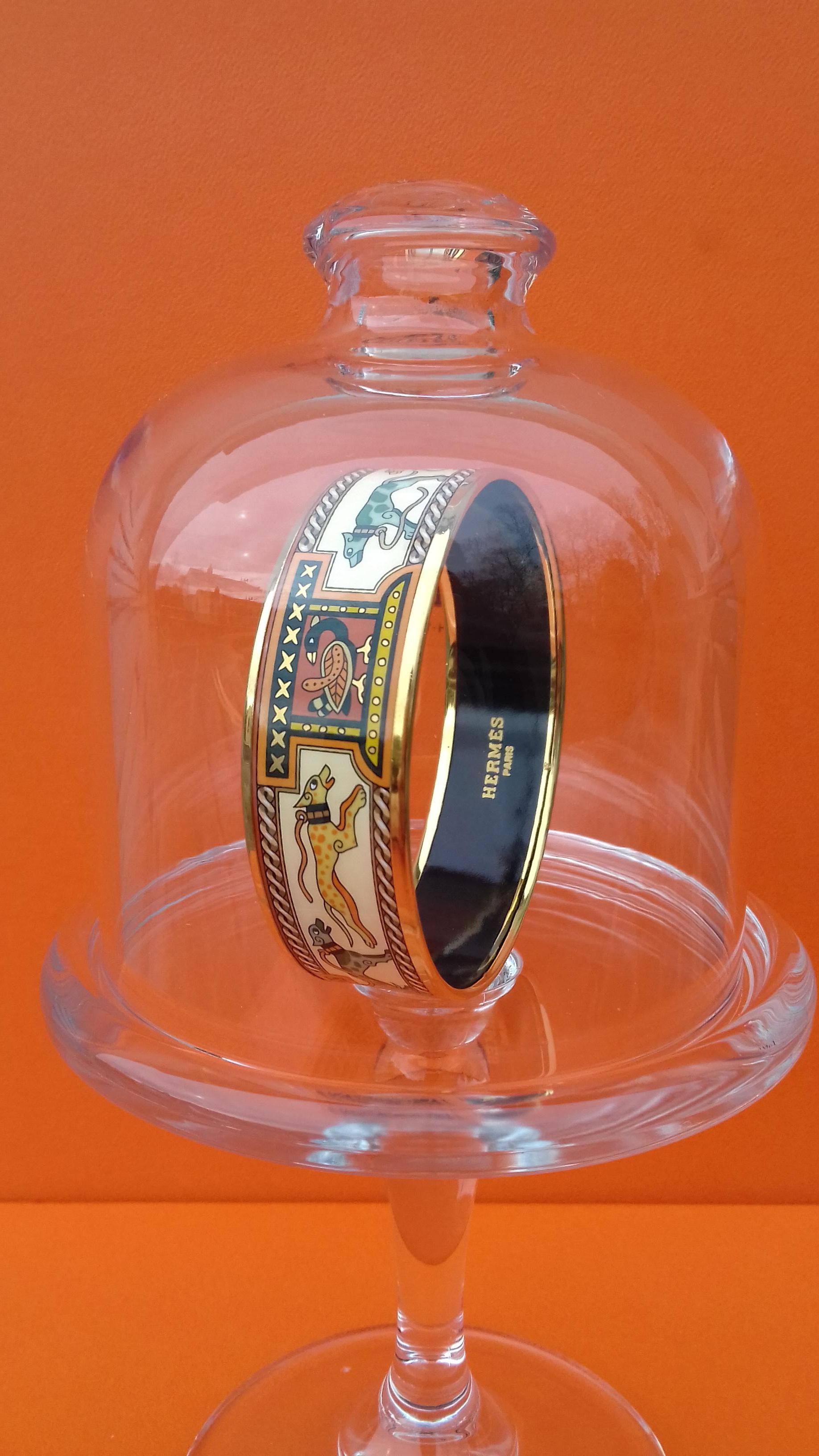 Hermès Enamel Bracelet Greyhound Dogs Levriers Golden Hdw Size 65 In Good Condition In Corcoué Sur Logne, Loire-Atlantique