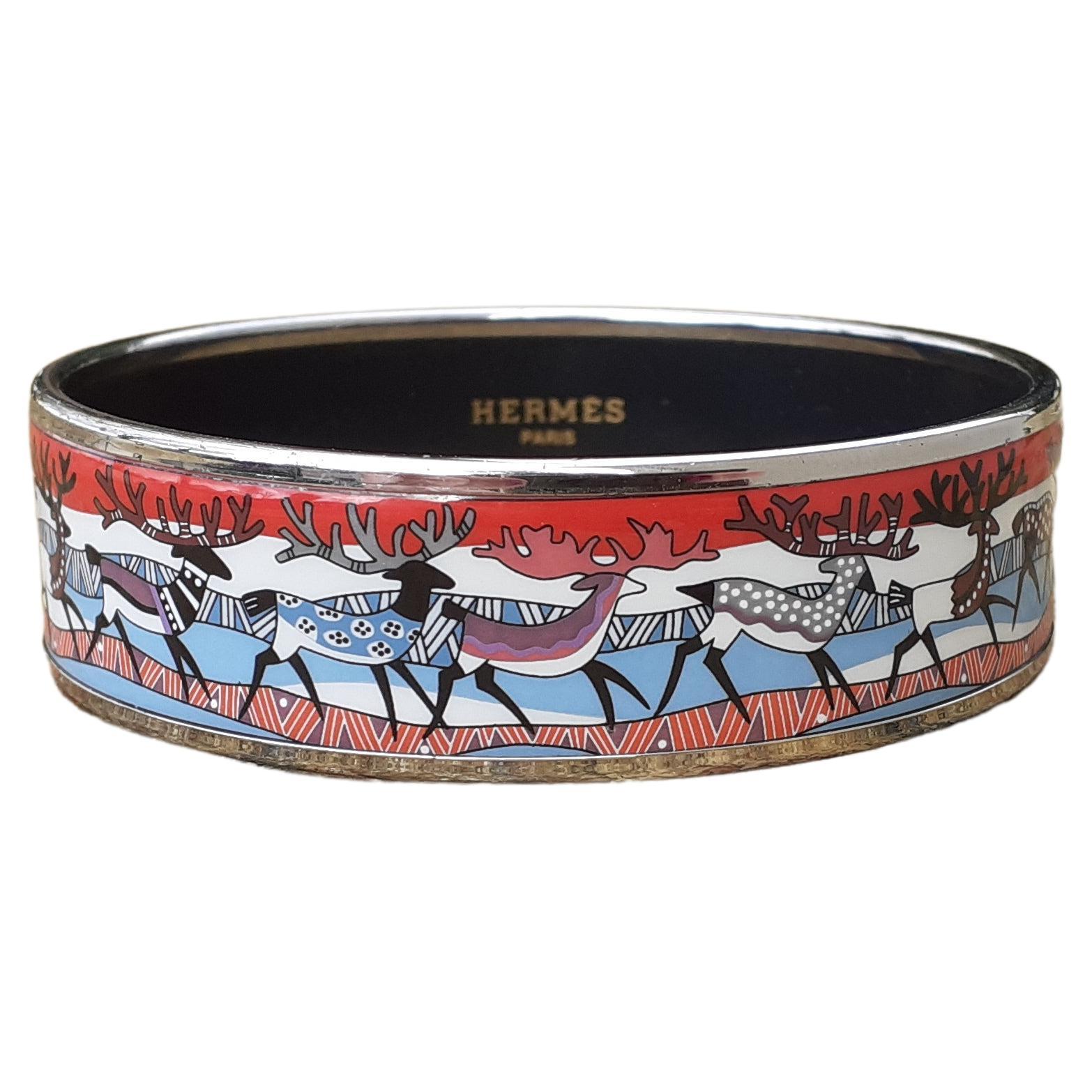 Lovely and Cute Authentic Hermès Bracelet

Print: Reindeers

 From 
