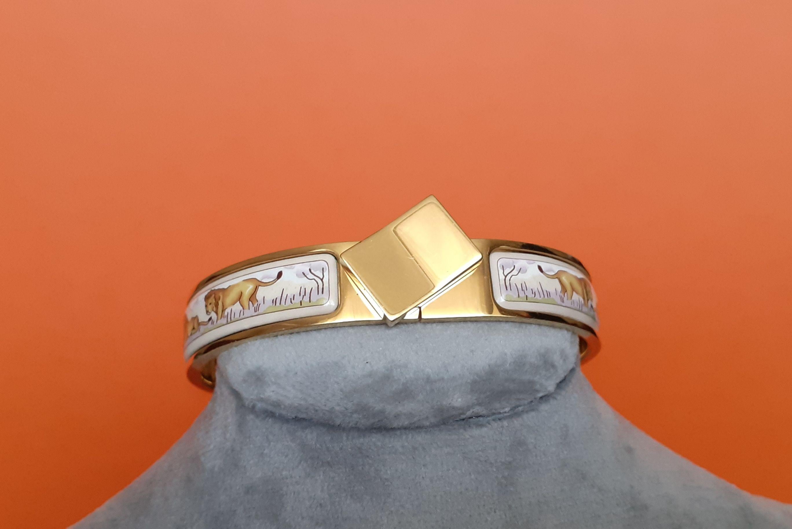 Hermès Enamel Clic Clac Bracelet Lions and Lionesses Gold Hdw Taille GM en vente 4