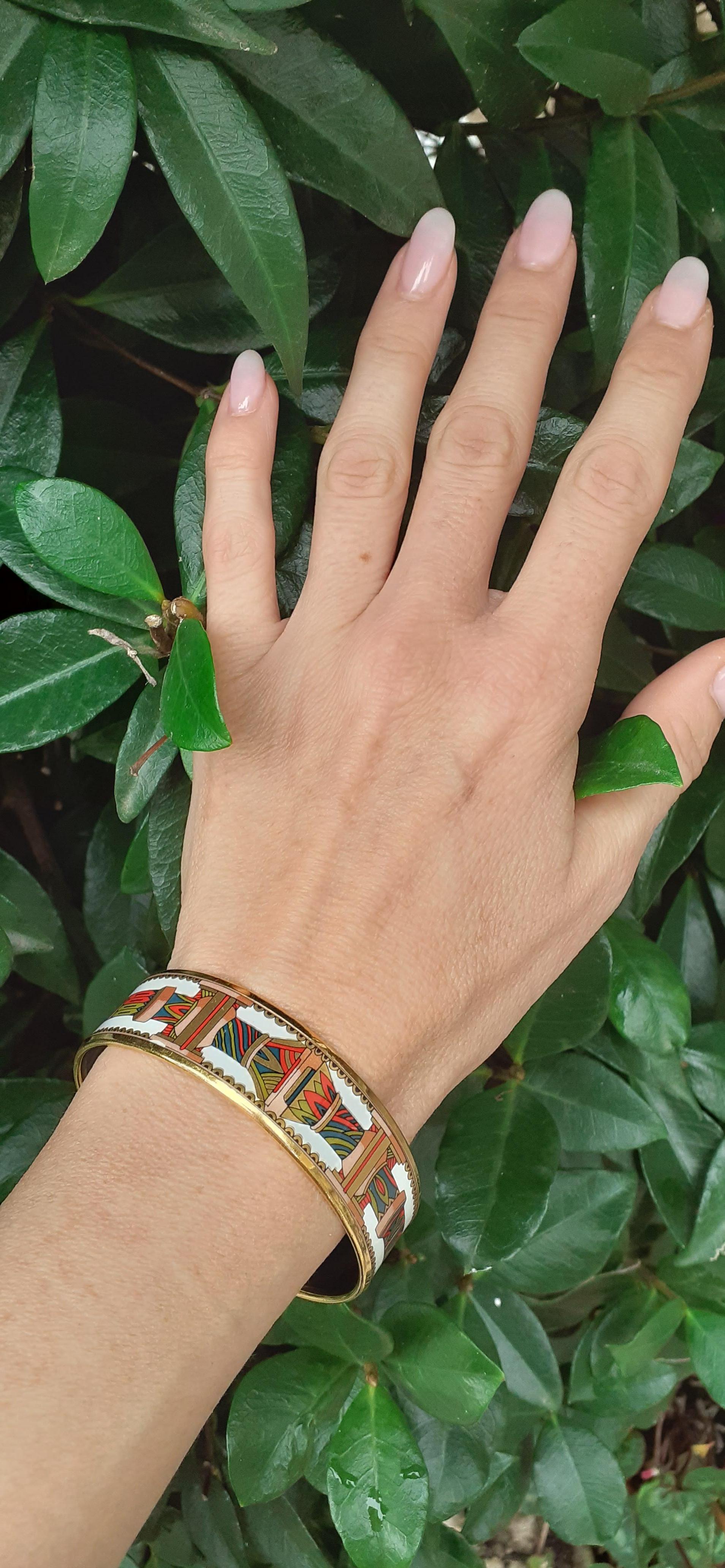 Hermès Emaille gedruckt Armbänder Säulen Muster vergoldet Hdw Größe 65 im Angebot 11