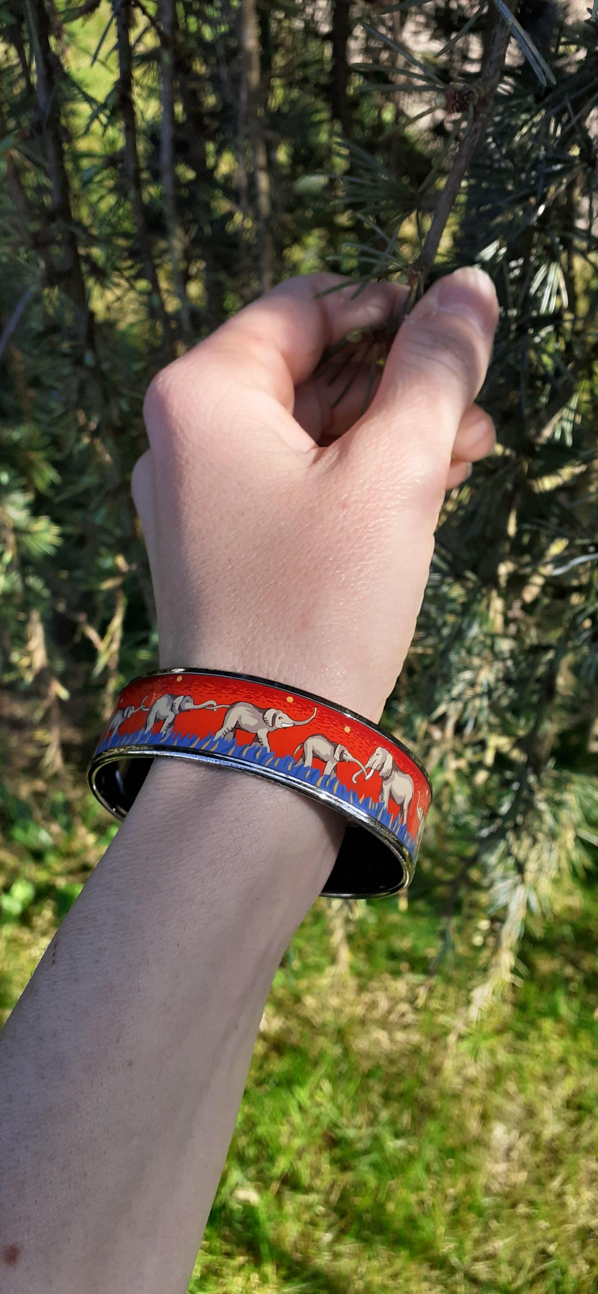 Hermès Enamel Printed Bracelet Elephants Grazing Red Size 65 Phw RARE 8