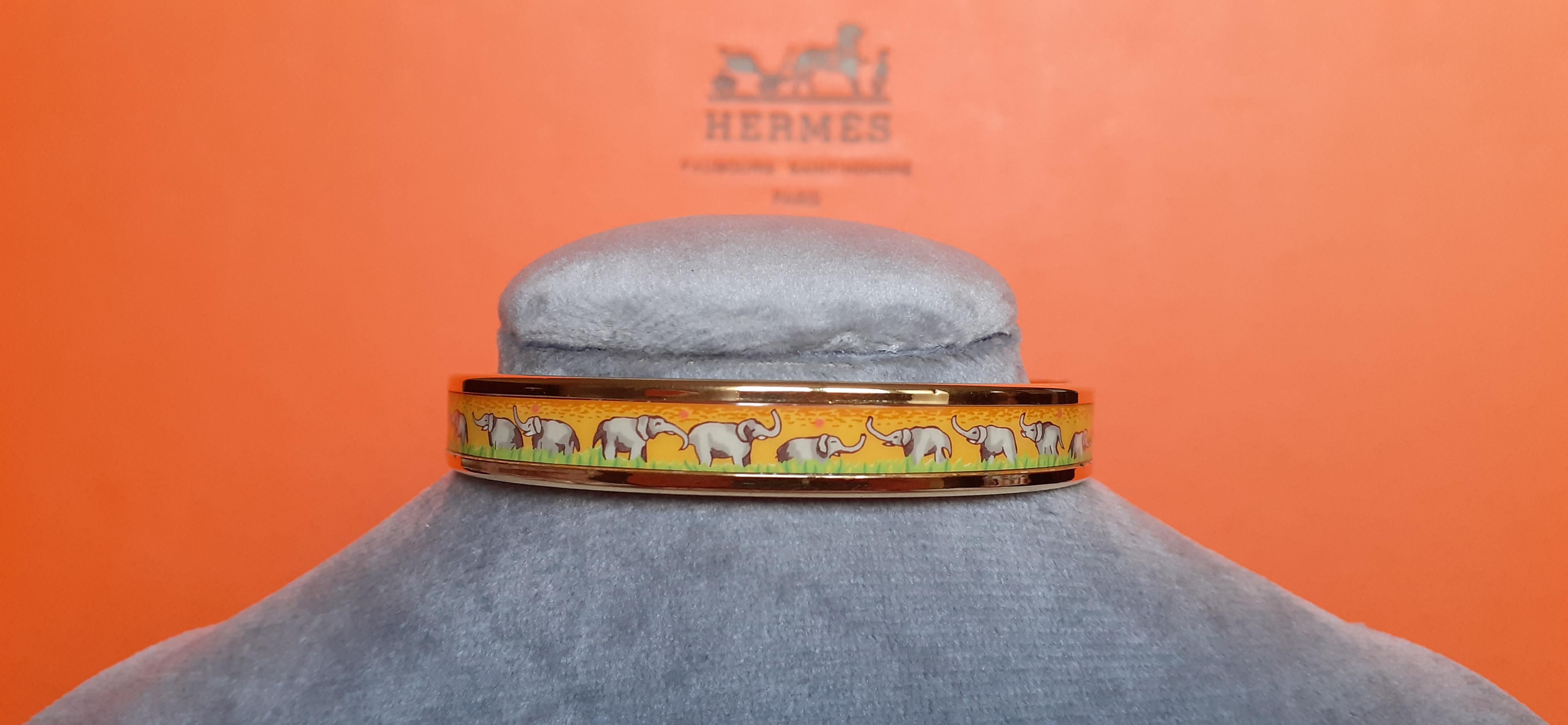 Hermès Enamel Printed Bracelet Elephants Grazing Yellow Ghw Narrow Size 65 For Sale 1