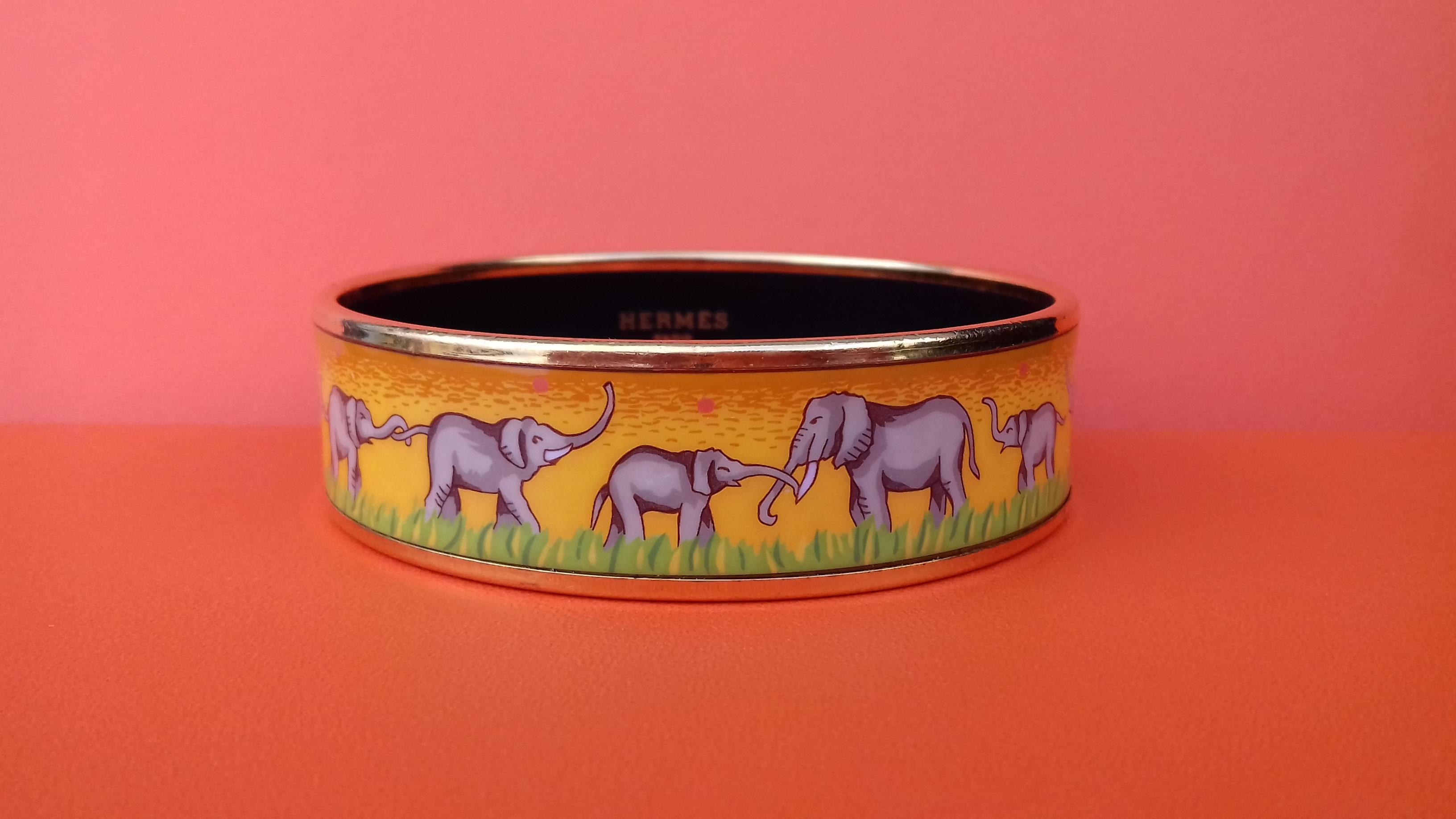 Women's Hermès Enamel Printed Bracelet Elephants Grazing Yellow Ghw Size 65