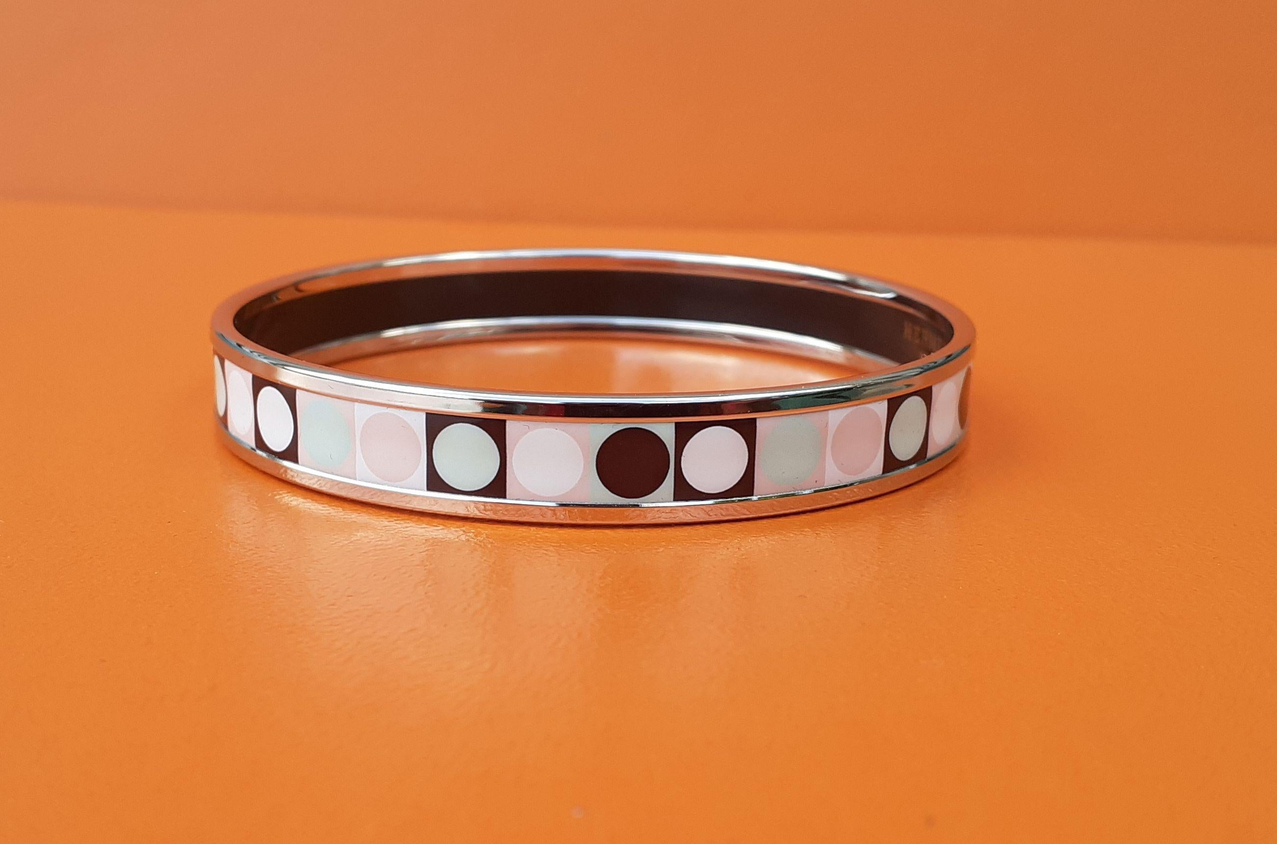 Hermes Emaille gedruckt Armband geometrischen Druck neue Phw Größe 65 schmal im Angebot 1