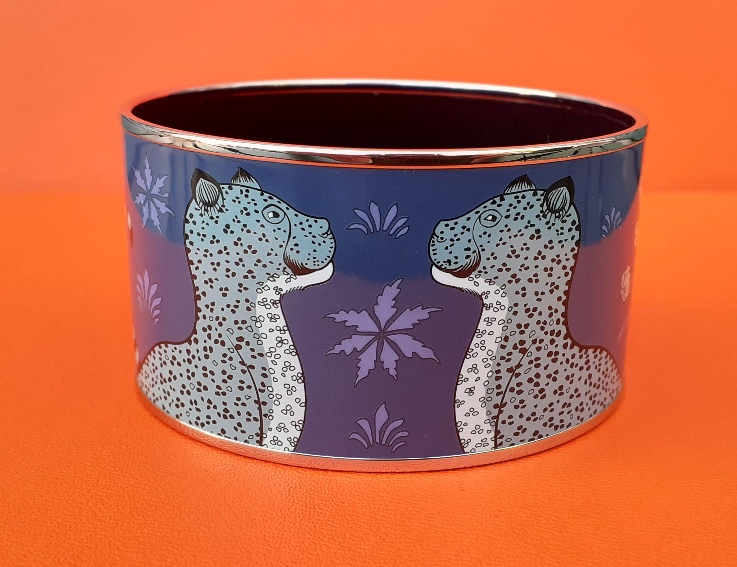 Hermès Enamel Printed Bracelet Leopards Blue Extra Wide Palladium Hdw Size GM 70 For Sale 1