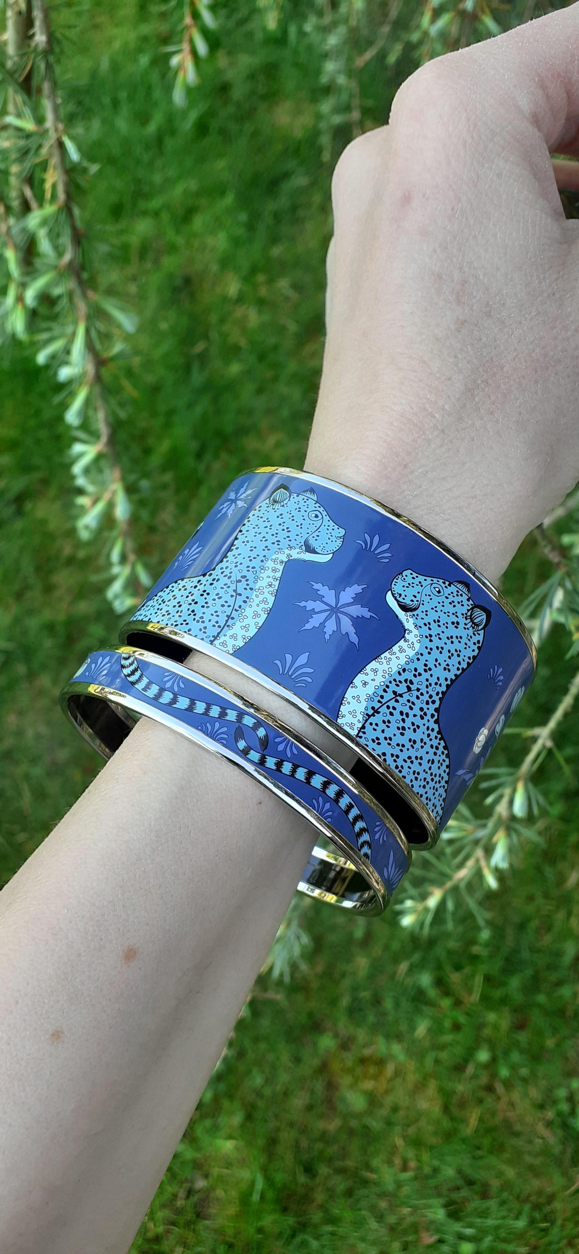 Hermès Bracelet imprimé émaillé léopard en palladium bleu étroit Hdw Taille GM 70 en vente 7