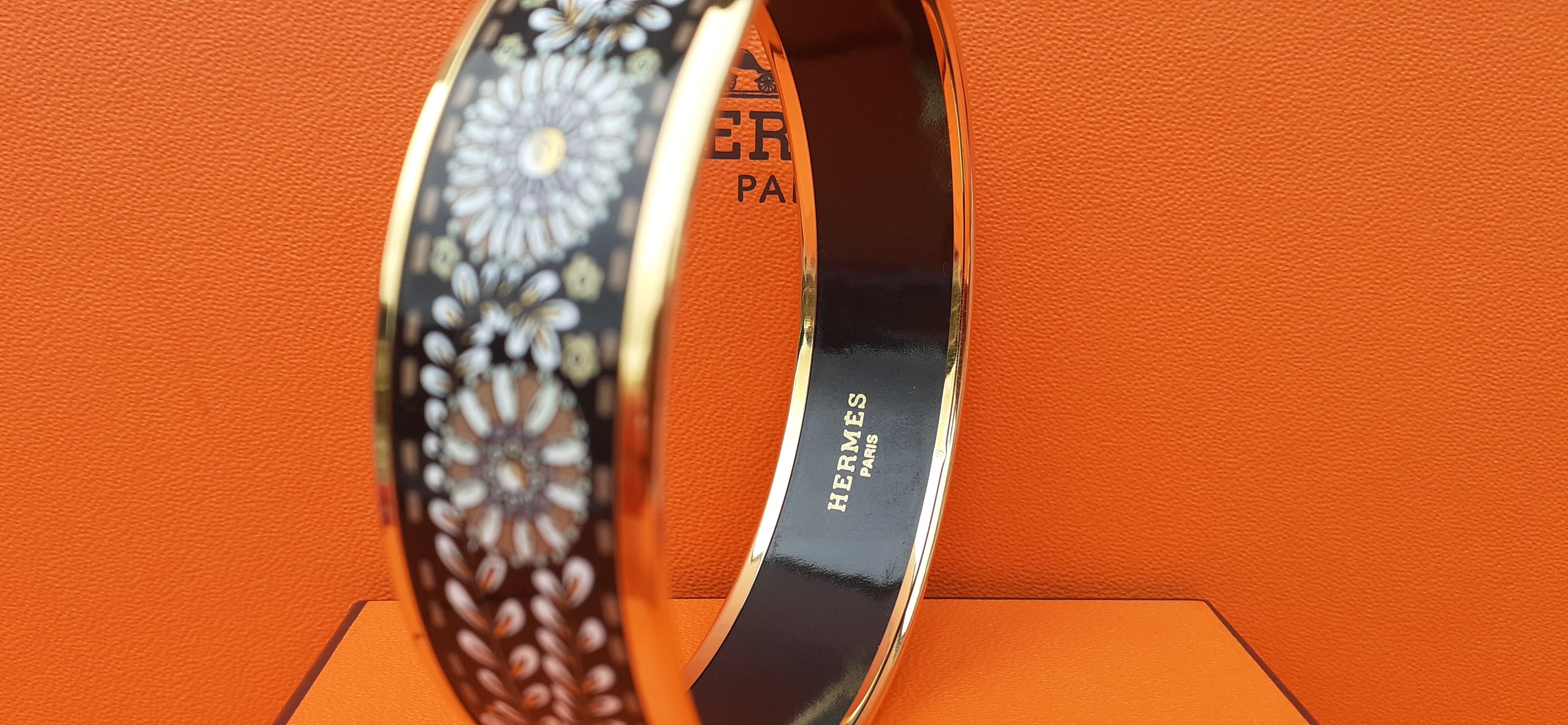 Hermès Enamel Printed Bracelet Marwari Yellow Gold Hdw Size 65  For Sale 3