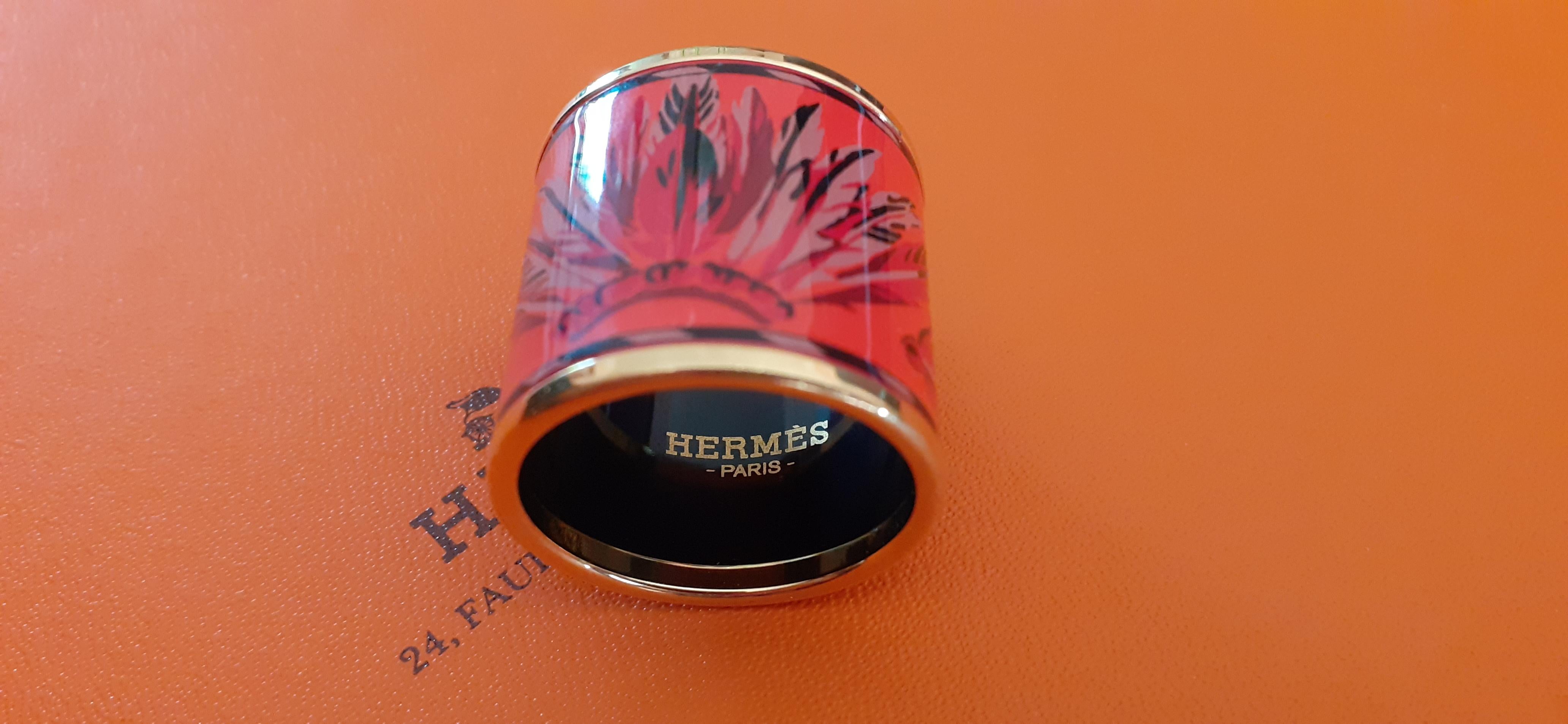 Hermès Enamel Printed Scarf Ring Brazil Feathers with Gold Hdw For Sale 6