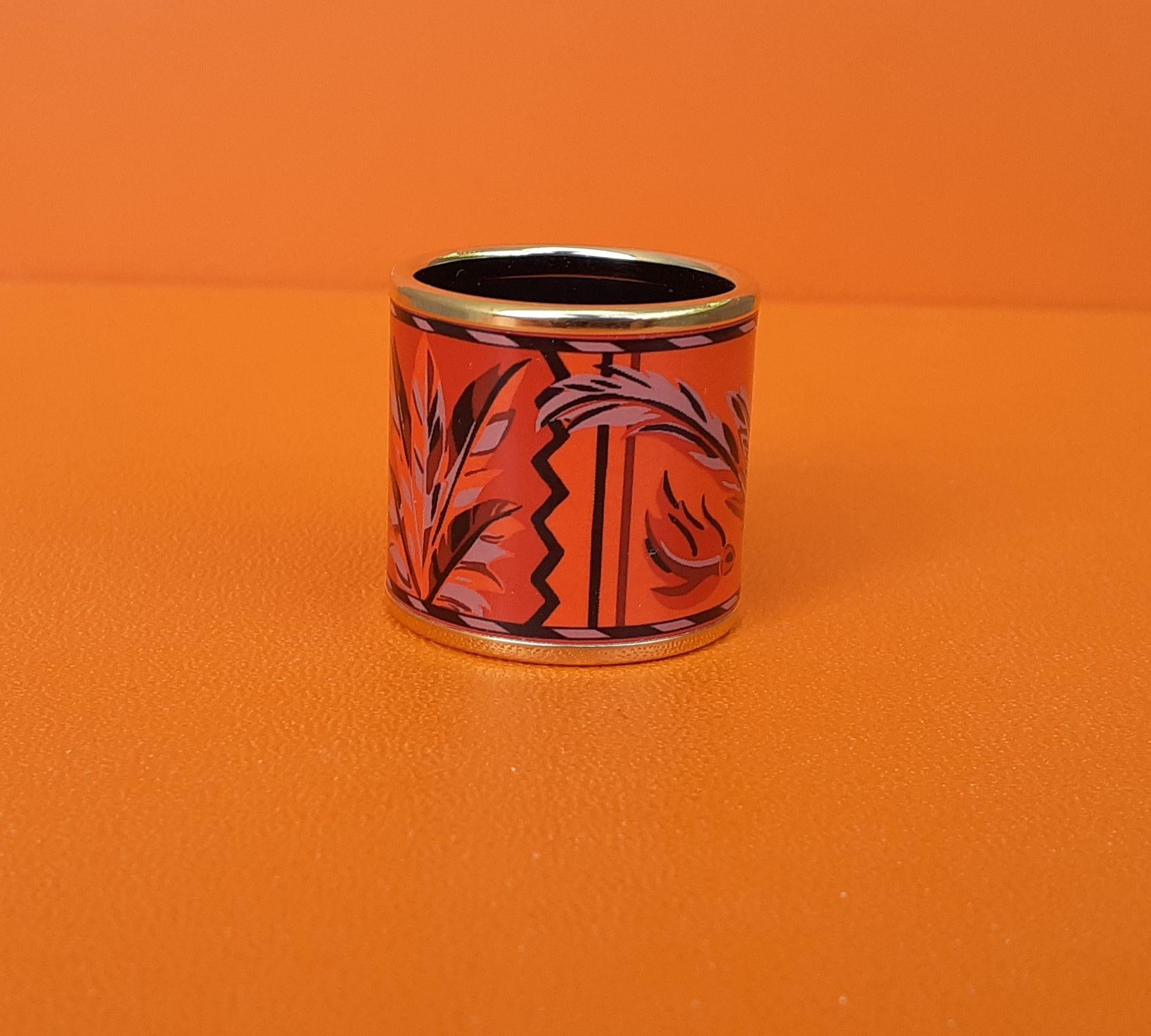 Hermès Enamel Printed Scarf Ring Brazil Feathers with Gold Hdw For Sale 2
