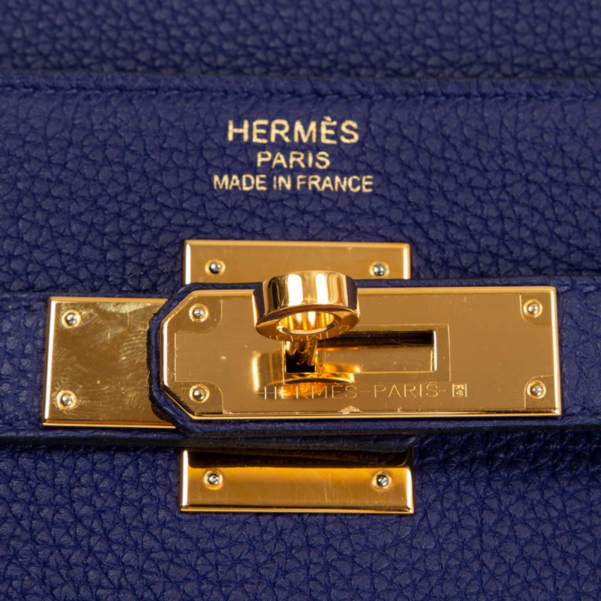 HERMÈS - Sac « KELLY 35 RETOURNE » en cuir Togo bleu encre et or en vente 2