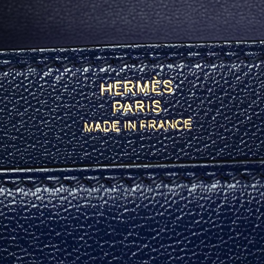 With a long-standing reputation for creating fine, one-of-a-kind luxury pieces, the House of Hermes never disappoints its audience. This mini Verrou Chaine bag from Hermes has been crafted so meticulously that it easily becomes the epitome of