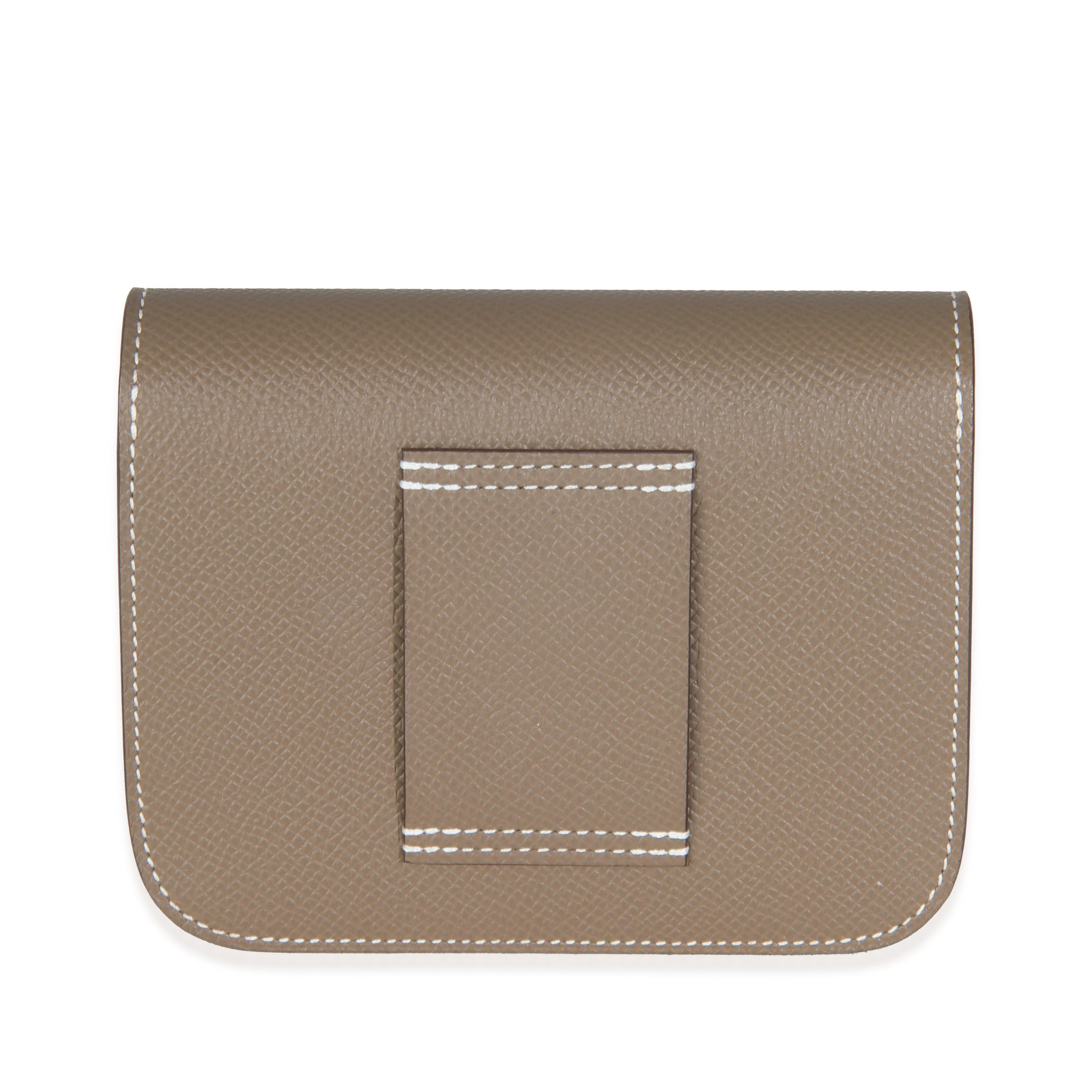 Titel der Auflistung: Hermès Epsom Constance Slim Geldbörse GHW
SKU: Z145848
Zustand: Gebraucht 
Beschreibung des Zustands: Im Jahr 1967 wurde eine Hermès Tasche geboren. Als Jean-Louis Dumas Kreativdirektor des französischen Hauses war, bat er eine