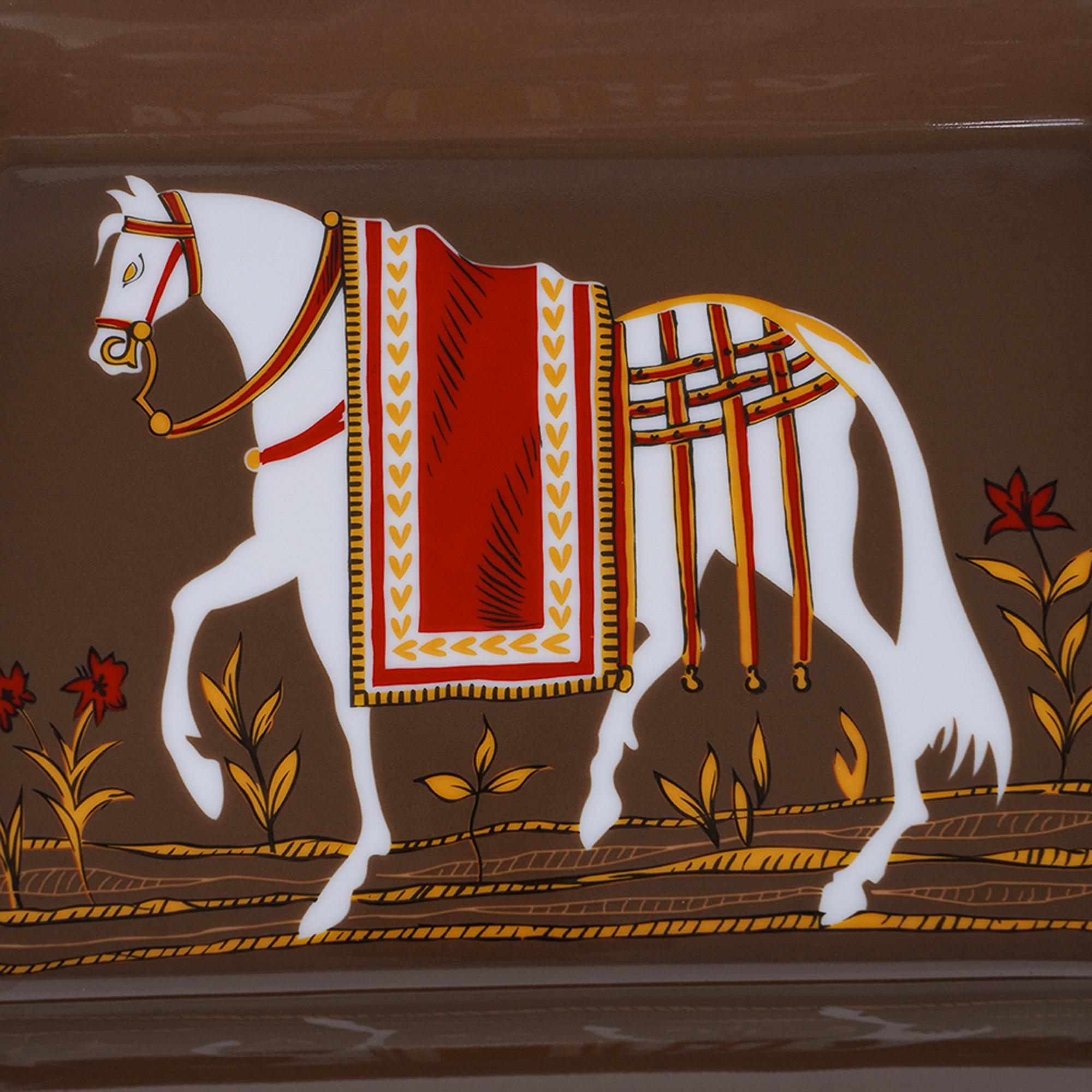 Hermes Equestrian Brown / White Limoges Porzellan Tablett ändern im Zustand „Neu“ im Angebot in Miami, FL