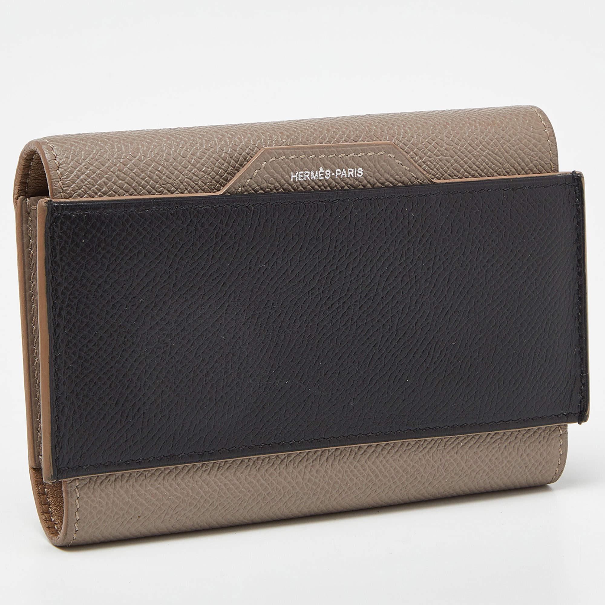 Hermès Etain/Black Epsom Leather Passant Compact Wallet In Good Condition For Sale In Dubai, Al Qouz 2