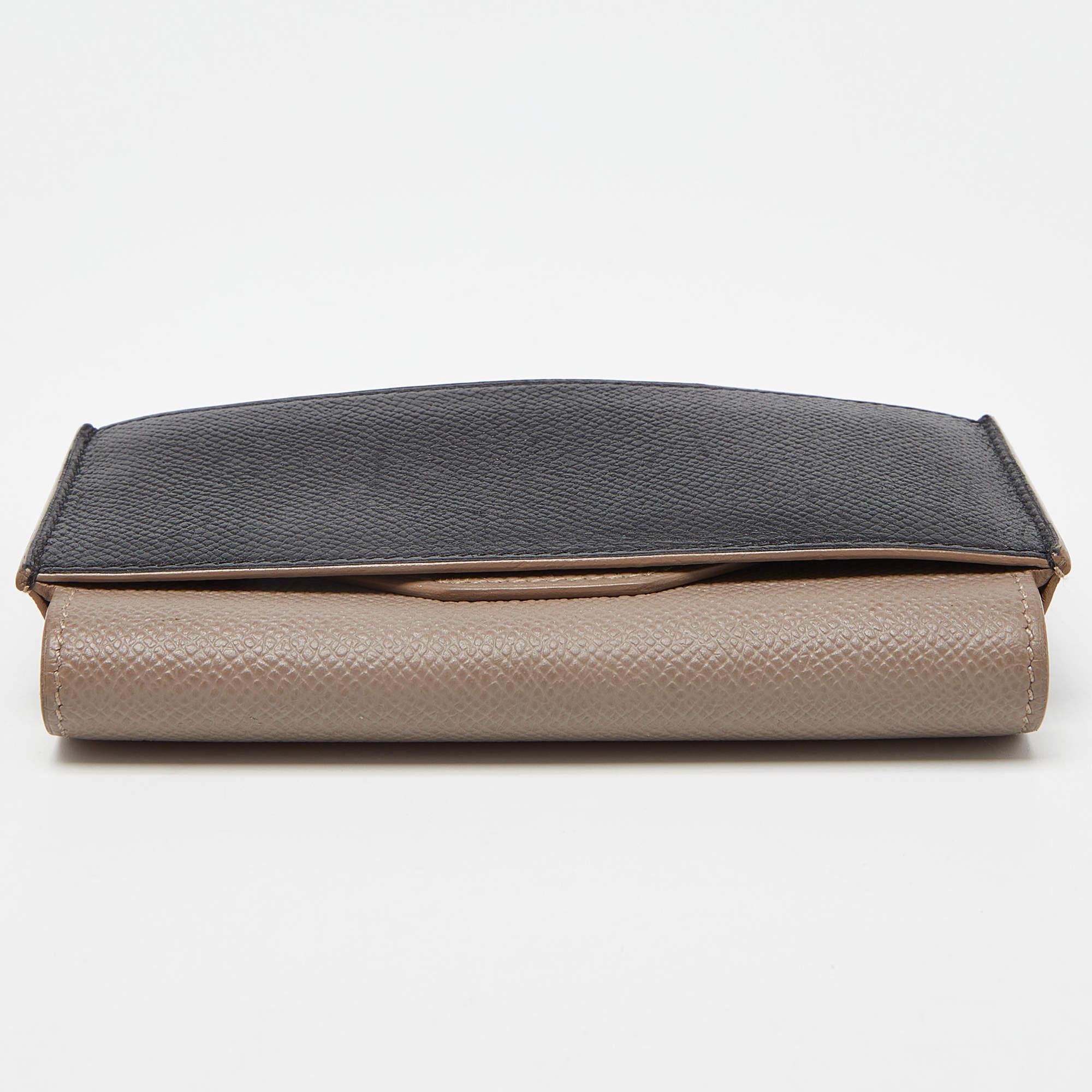Women's Hermès Etain/Black Epsom Leather Passant Compact Wallet For Sale